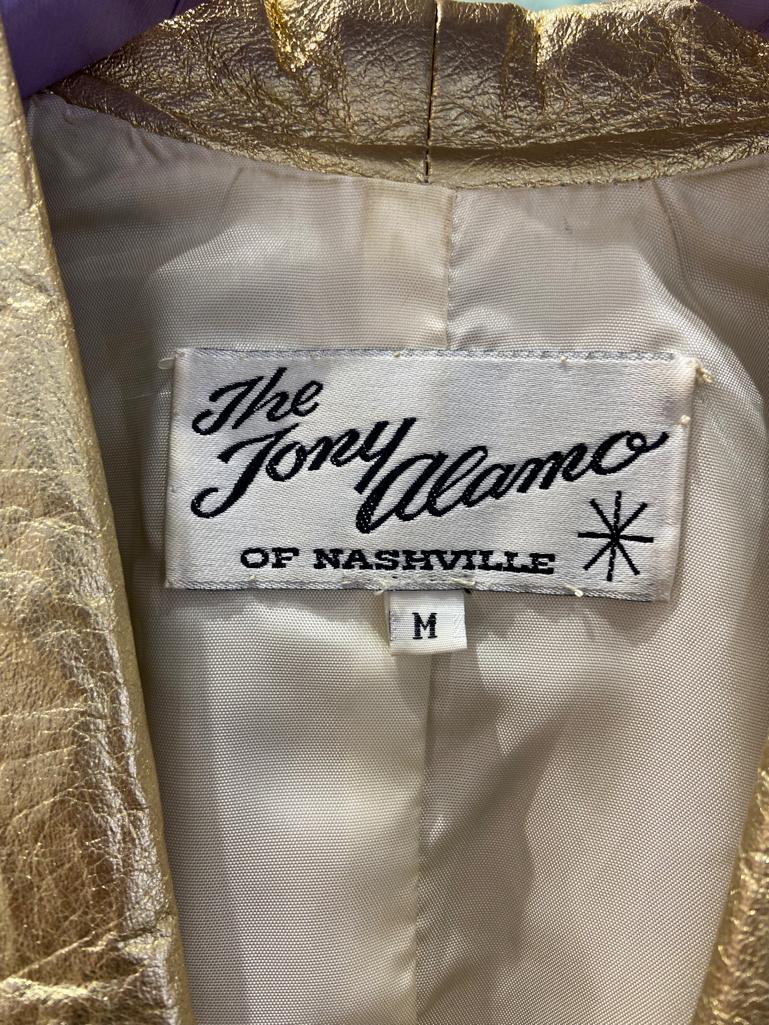 Chaqueta de cuero dorada con hebilla en la cintura El Jony Álamo de Nashville en venta 1