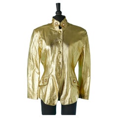 Goldfarbene Lederjacke mit Glas-Cabochons und Metall Circa 1980er Jahre 