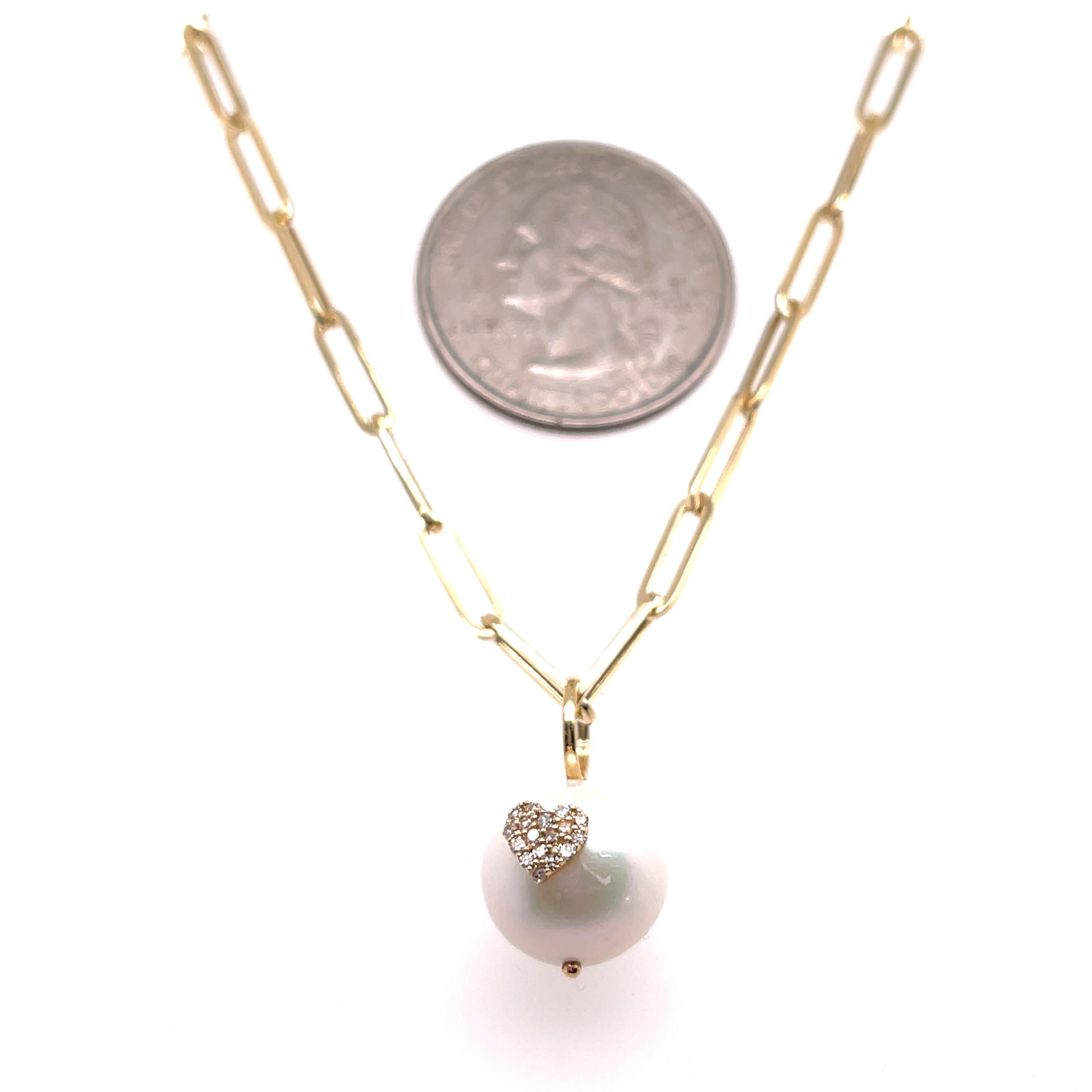 beautiful heart charm pearl pendant with yellow gold paper clip necklace
paper clip necklace is 2.80 G 