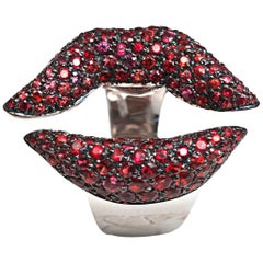 Gold Lips Ring with Red Sapphires