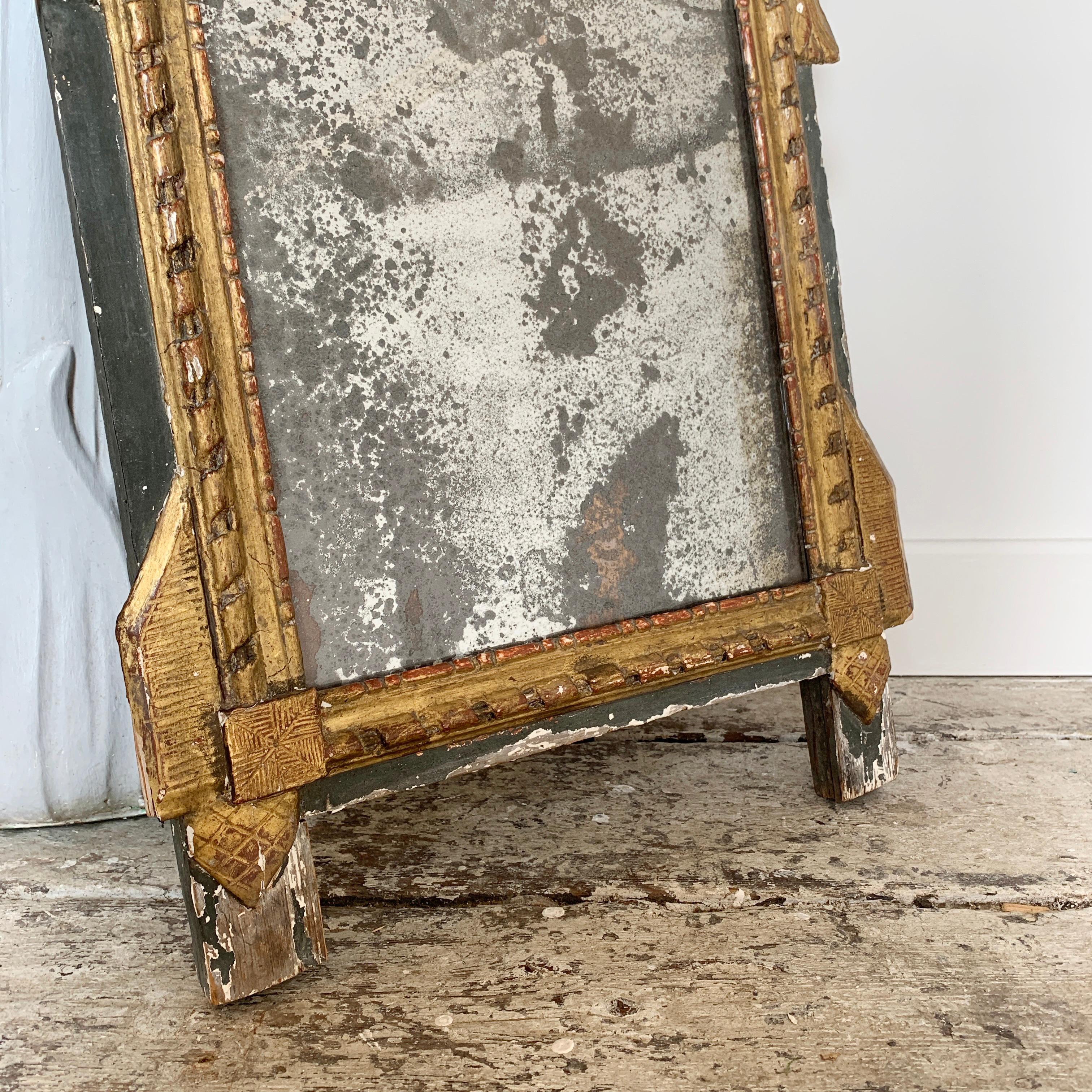 Bois Petit miroir Louis XVI en vente