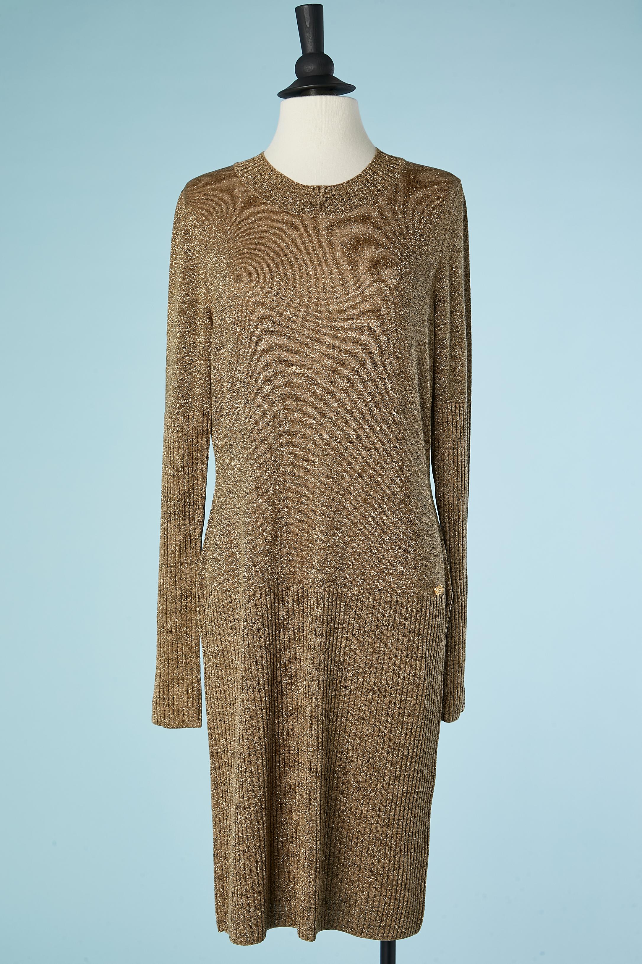 Gold lurex knit cocktail dress . Knit composition: 55% wool, 32% rayon, 13% polyester + lurex
Small 