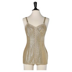 Gold Lurex-Badeanzug mit Strass- und Fadenstickereien Tobi aus Kalifornien