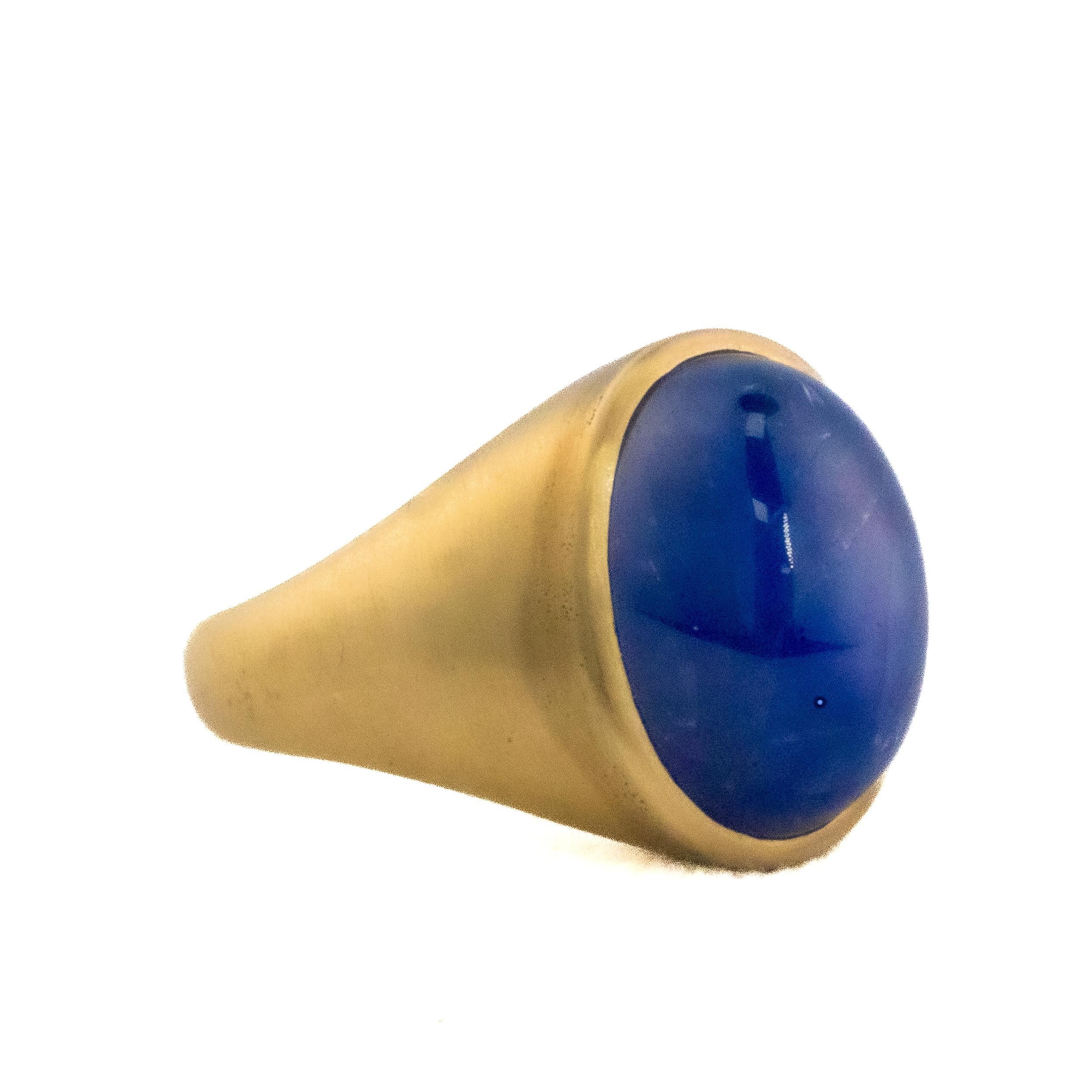 Gold Matte Cabochon Blue Sapphire Solitaire Ring

Description: A magnificent 14K Yellow Golf ring featuring a Cabochon Blue Sapphire ring set in a Yellow Gold matte setting. Creating a timeless and luxurious statement piece with classic