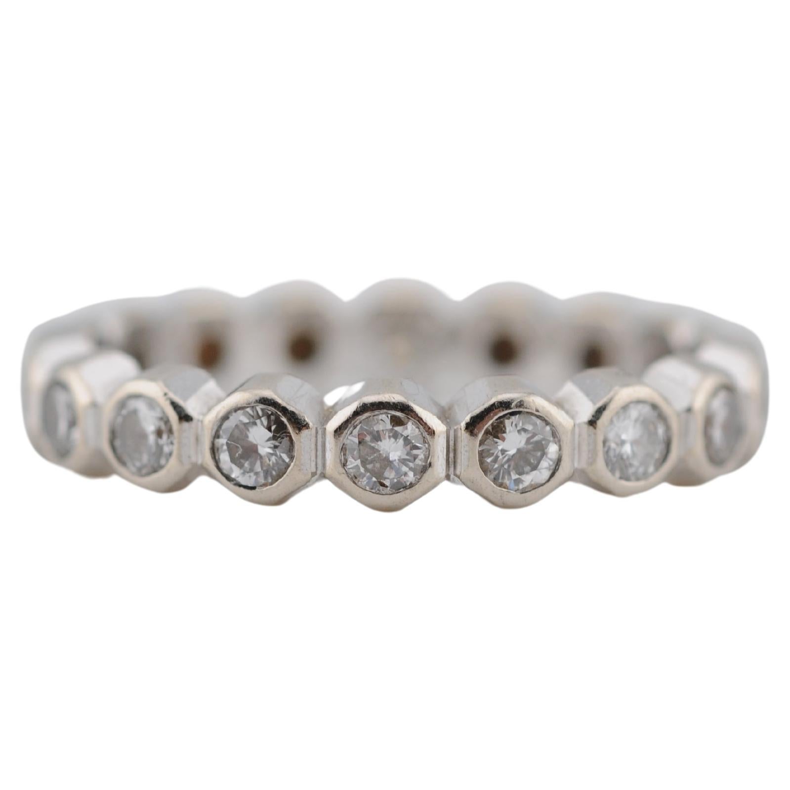Gold Memory Ring – 18K White Gold with 17 Diamonds For Sale