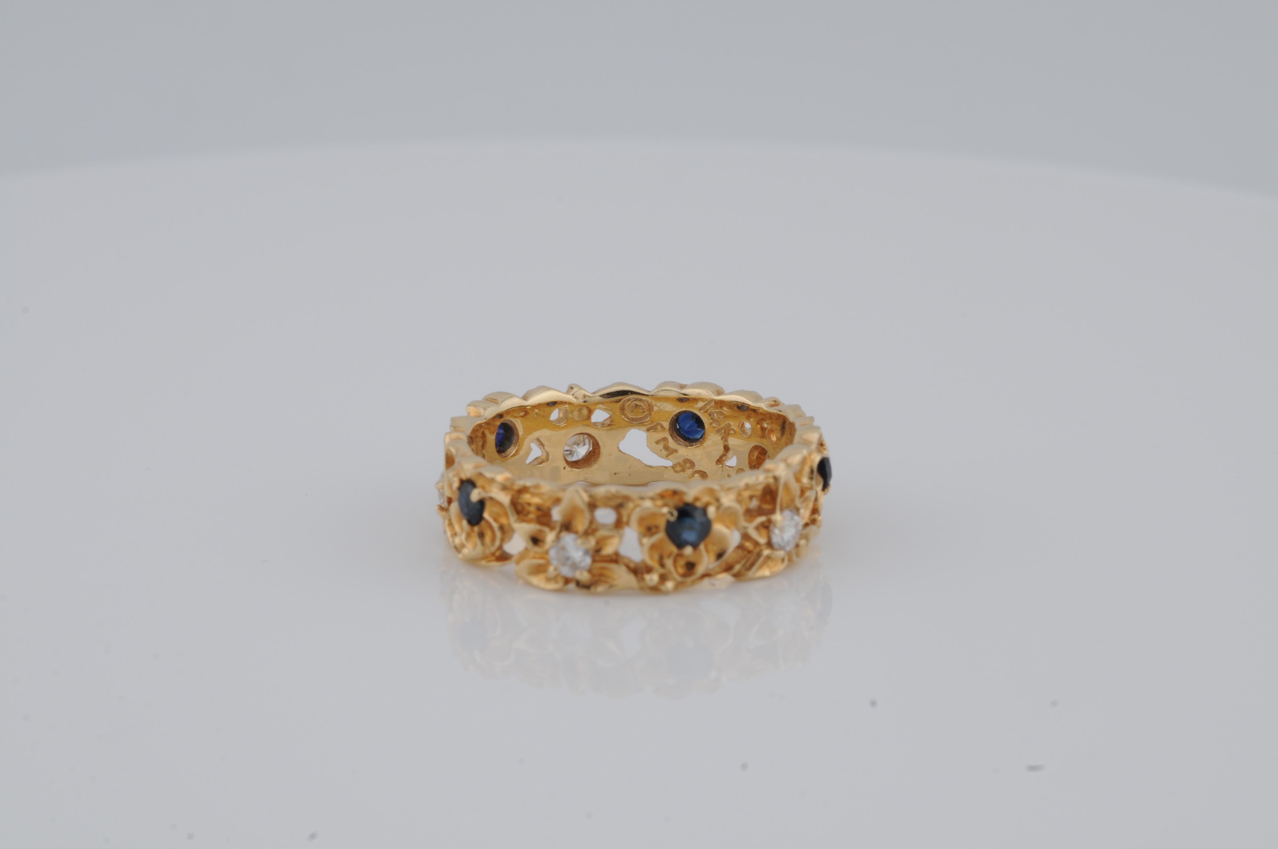 Taglio misto Anello memory in oro con diamanti e zaffiri in vendita