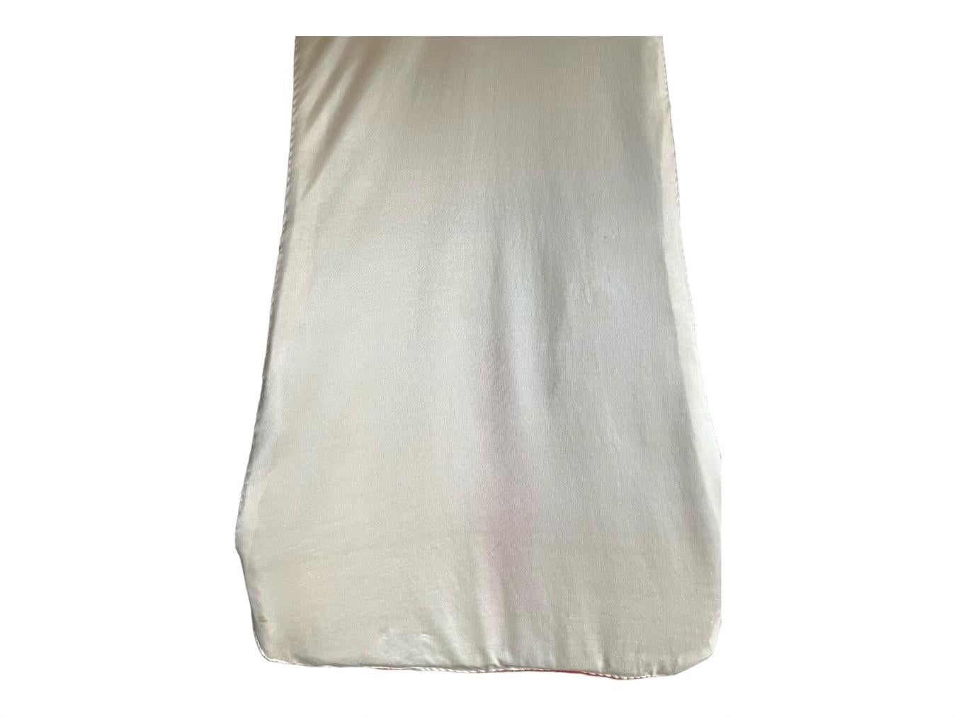 Gold metal and ivory silk damask chasuble For Sale 2