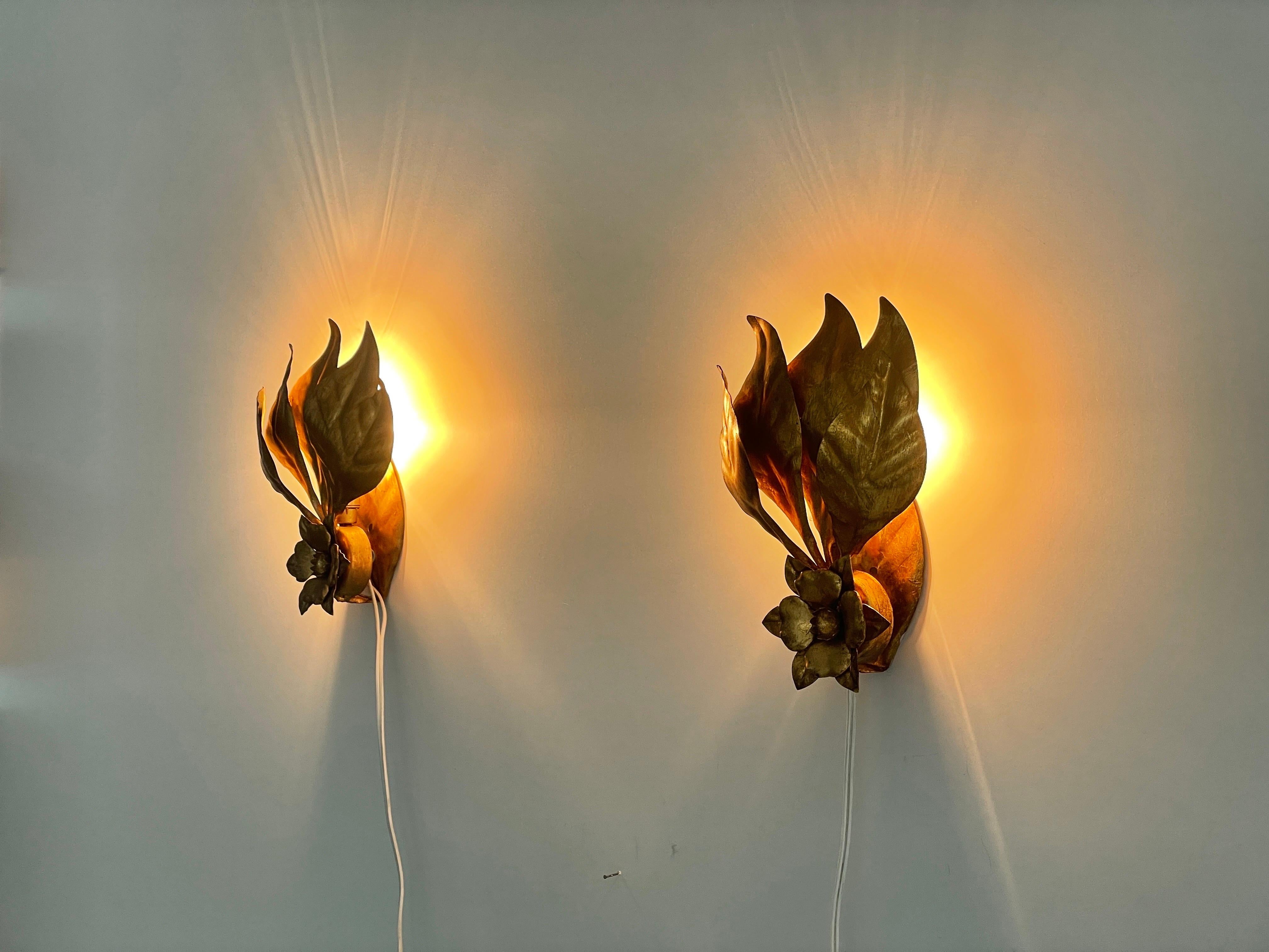 Elegantes Paar Wandleuchter aus Gold und Metall mit Blumenmuster, 1970er Jahre, Deutschland 5