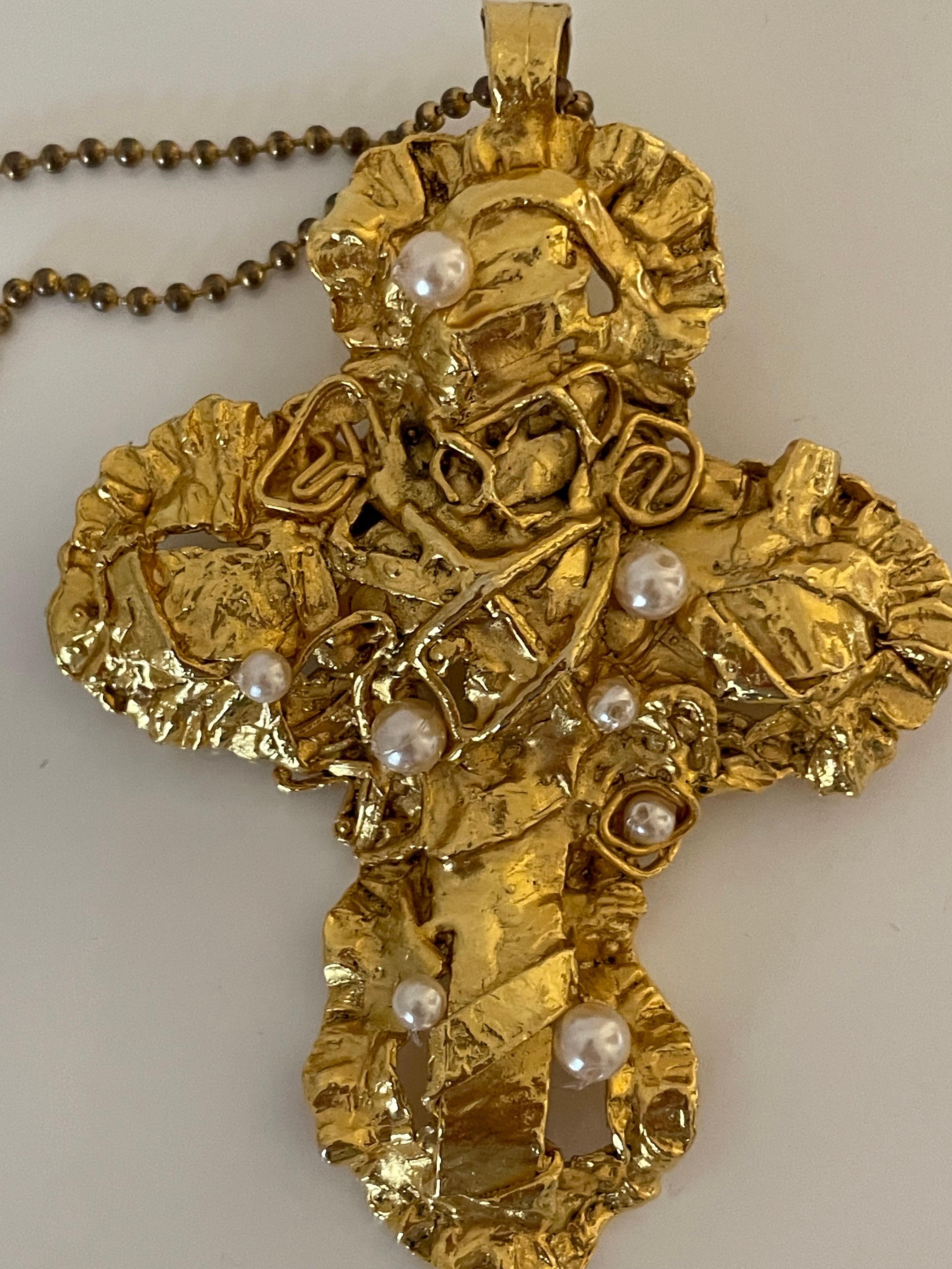 Gold Metal Gold Cross Pendant Necklace or Broche Vintage 90s  In Excellent Condition For Sale In 'S-HERTOGENBOSCH, NL