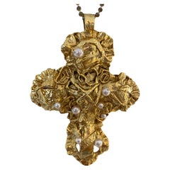 Gold Metal Gold Cross Pendant Necklace or Broche Retro 90s 