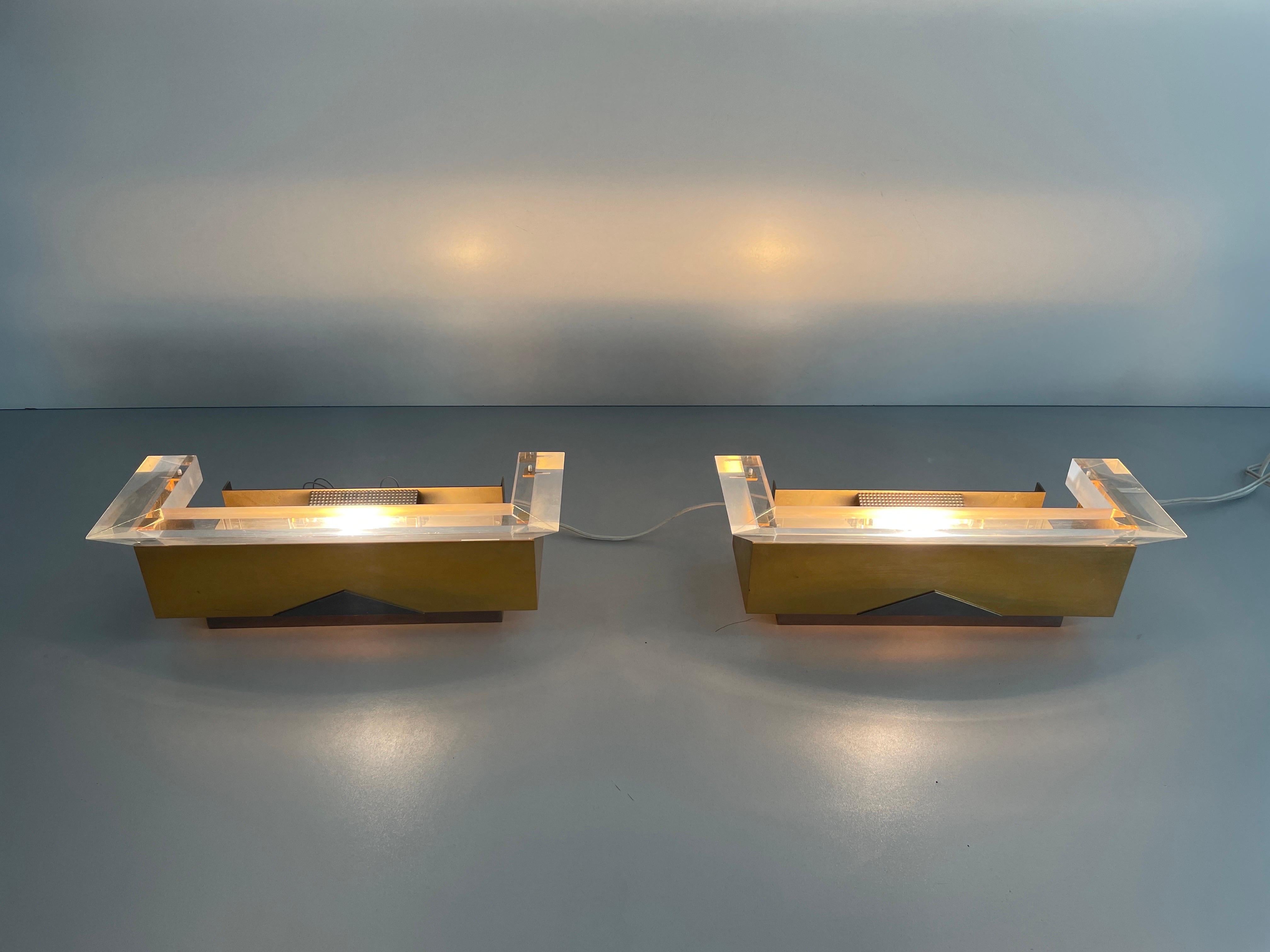 Gold Metal Lucite Halogen Sconces by Vereinigte Werkstätten, 1970s, Germany For Sale 11