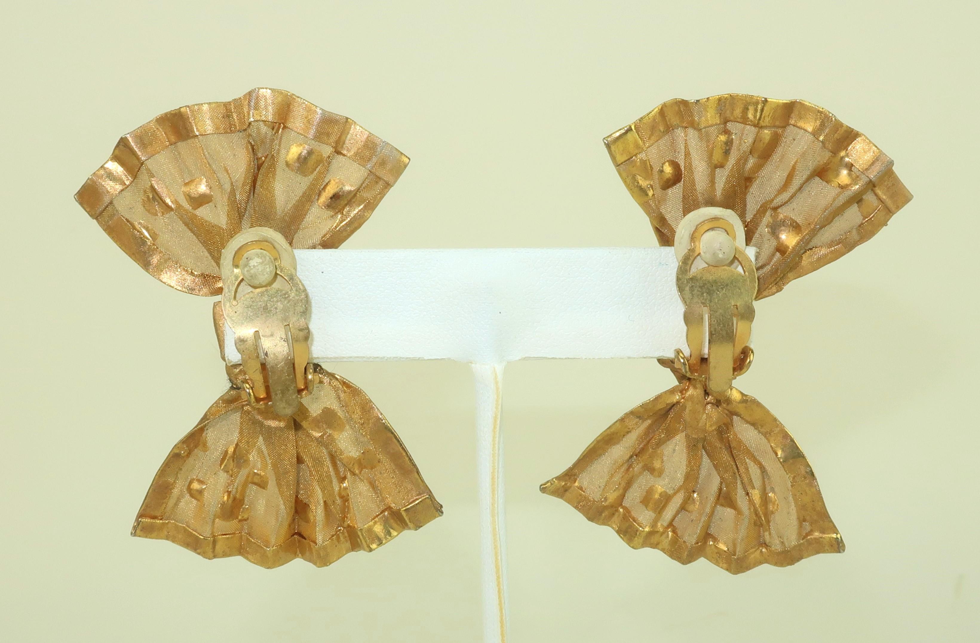 Modern Gold Metal Mesh Bow Shaped Earrings, 1980’s