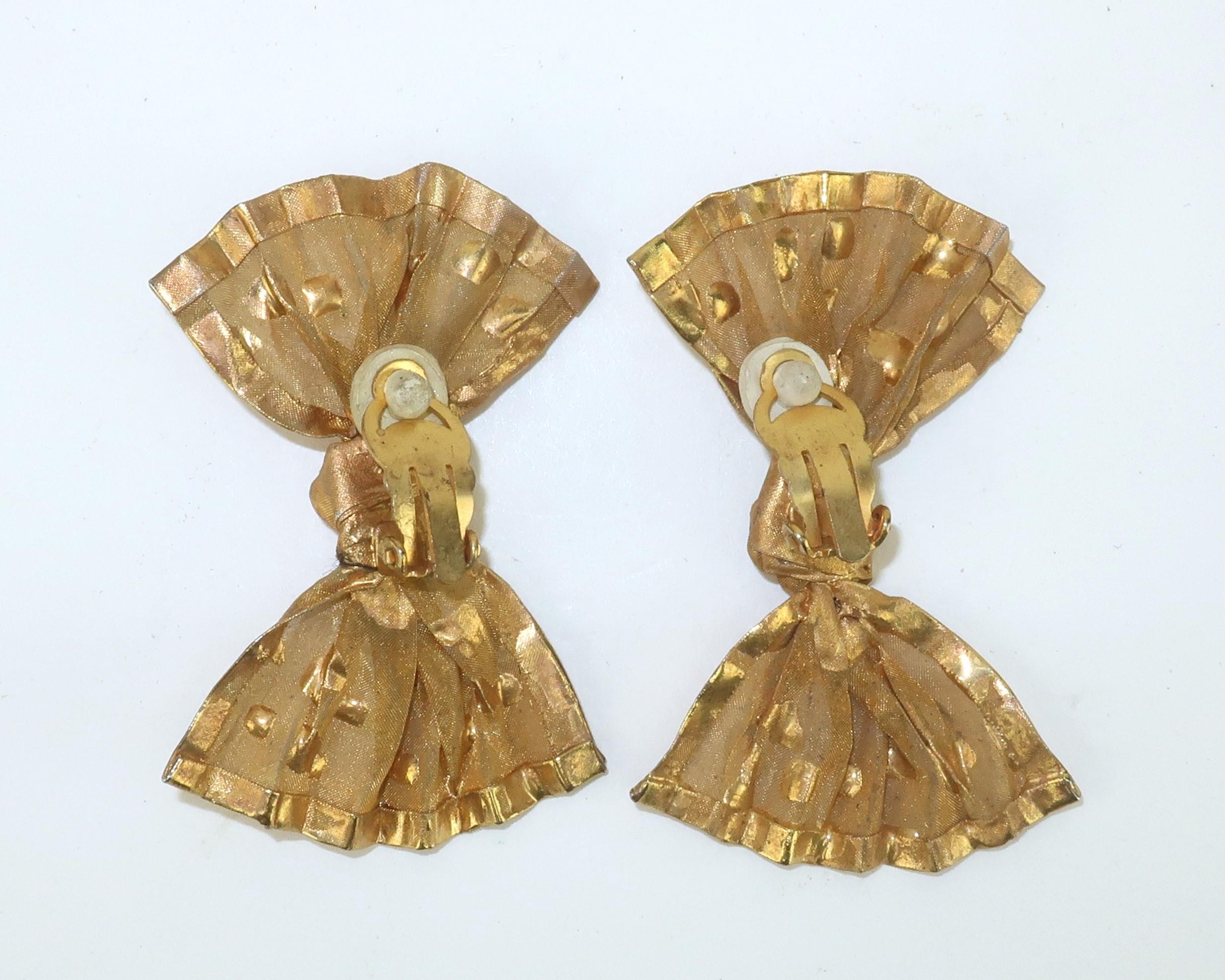 Women's Gold Metal Mesh Bow Shaped Earrings, 1980’s