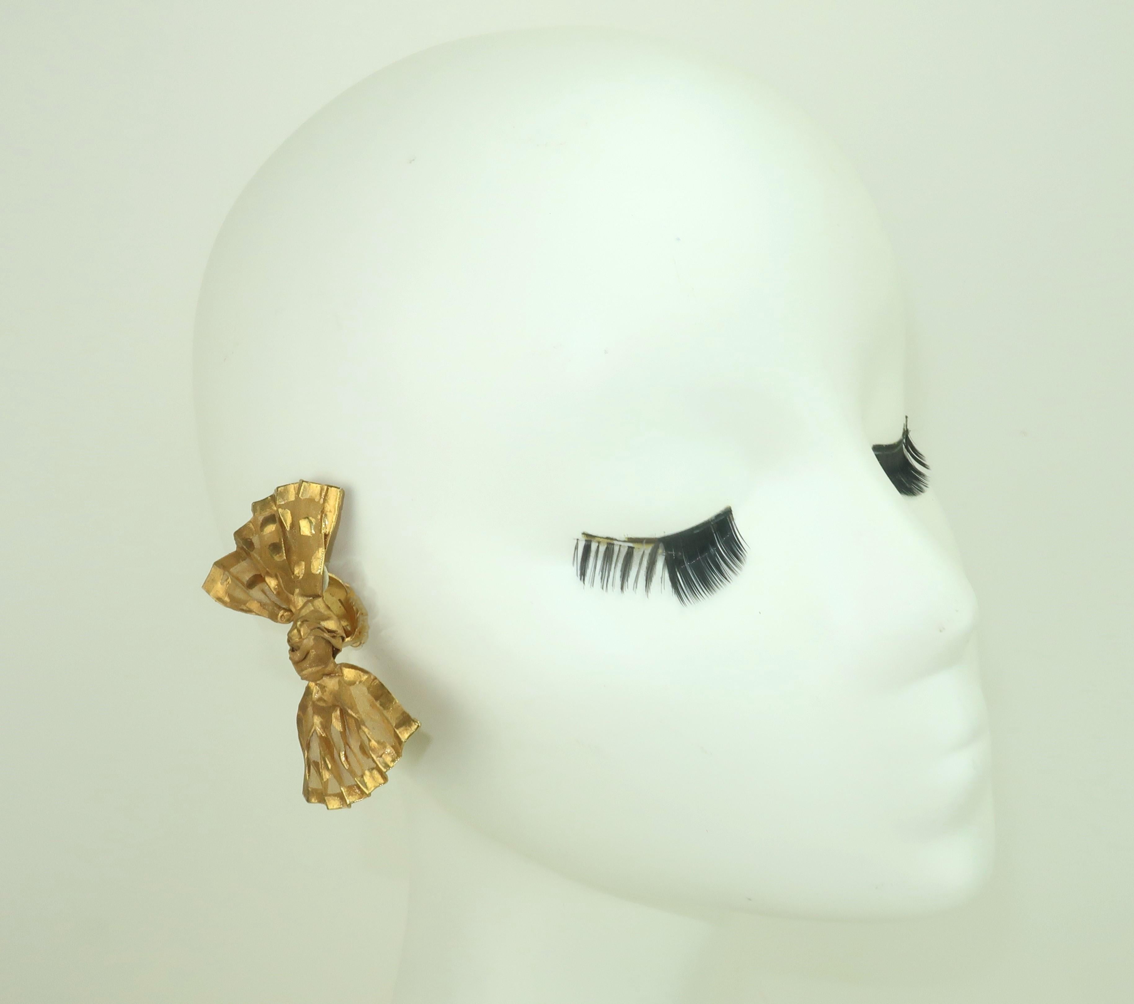 Gold Metal Mesh Bow Shaped Earrings, 1980’s 2