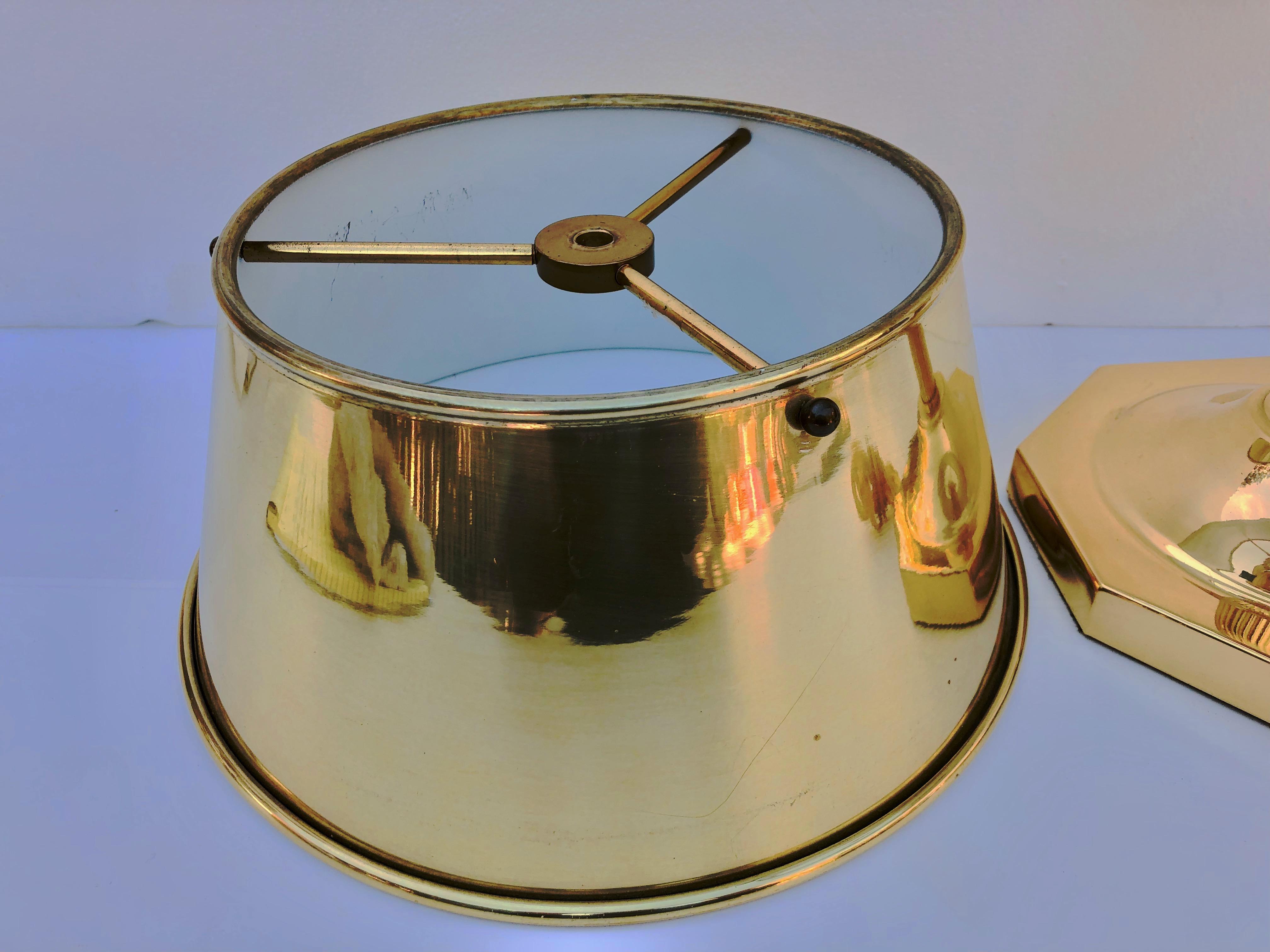 Gold Metal Table Lamp with Hinged Arm Extender and Extra Shade For Sale 4