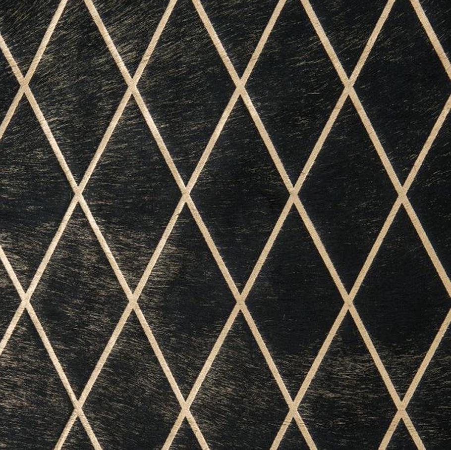 Goldmetallischer Teppich mit Diamantmuster aus schwarzem Rindsleder:: Medium im Angebot 10