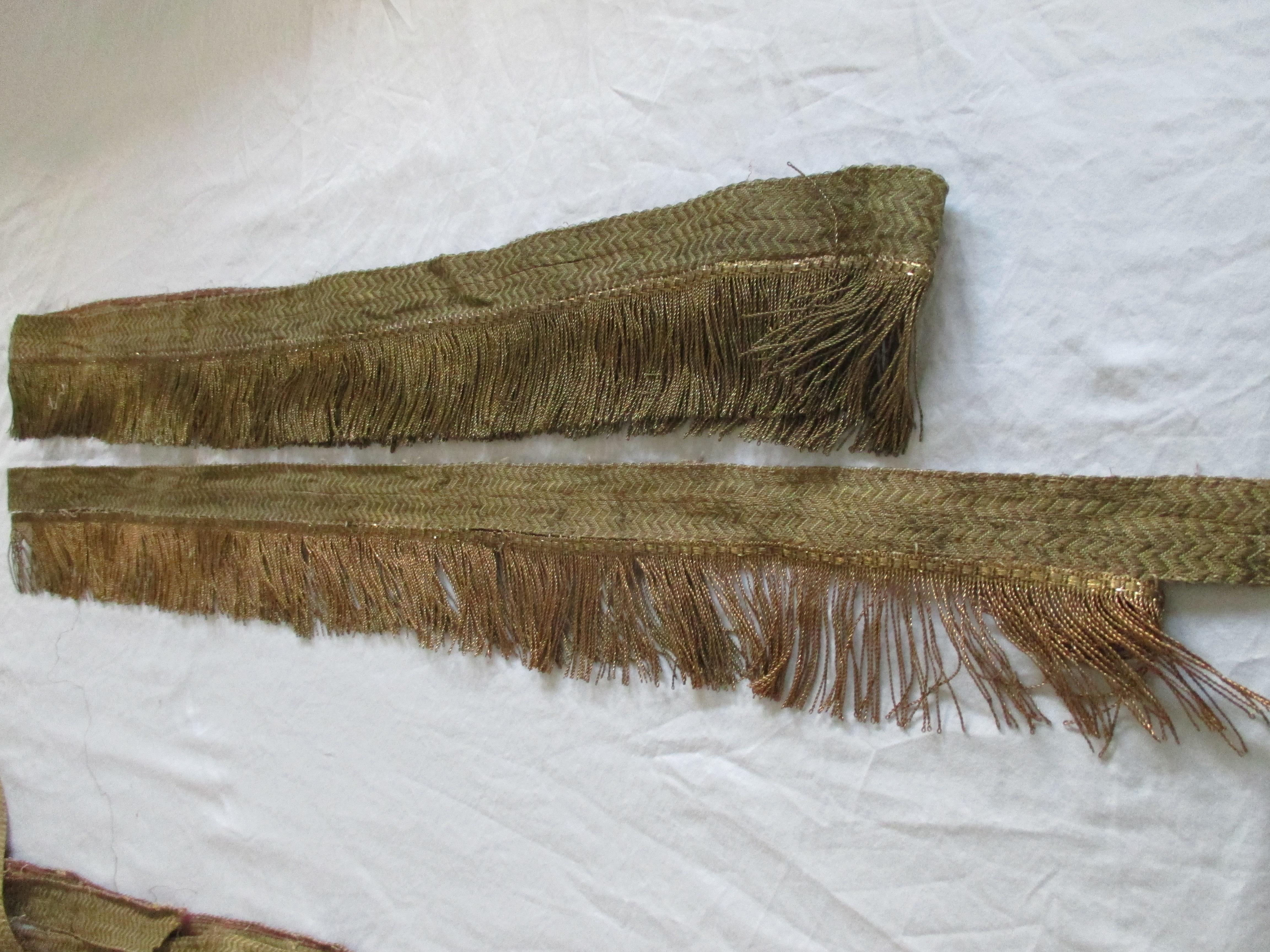 Gold Metallic Threads Antique Trim and Fringe In Good Condition In Oakland Park, FL