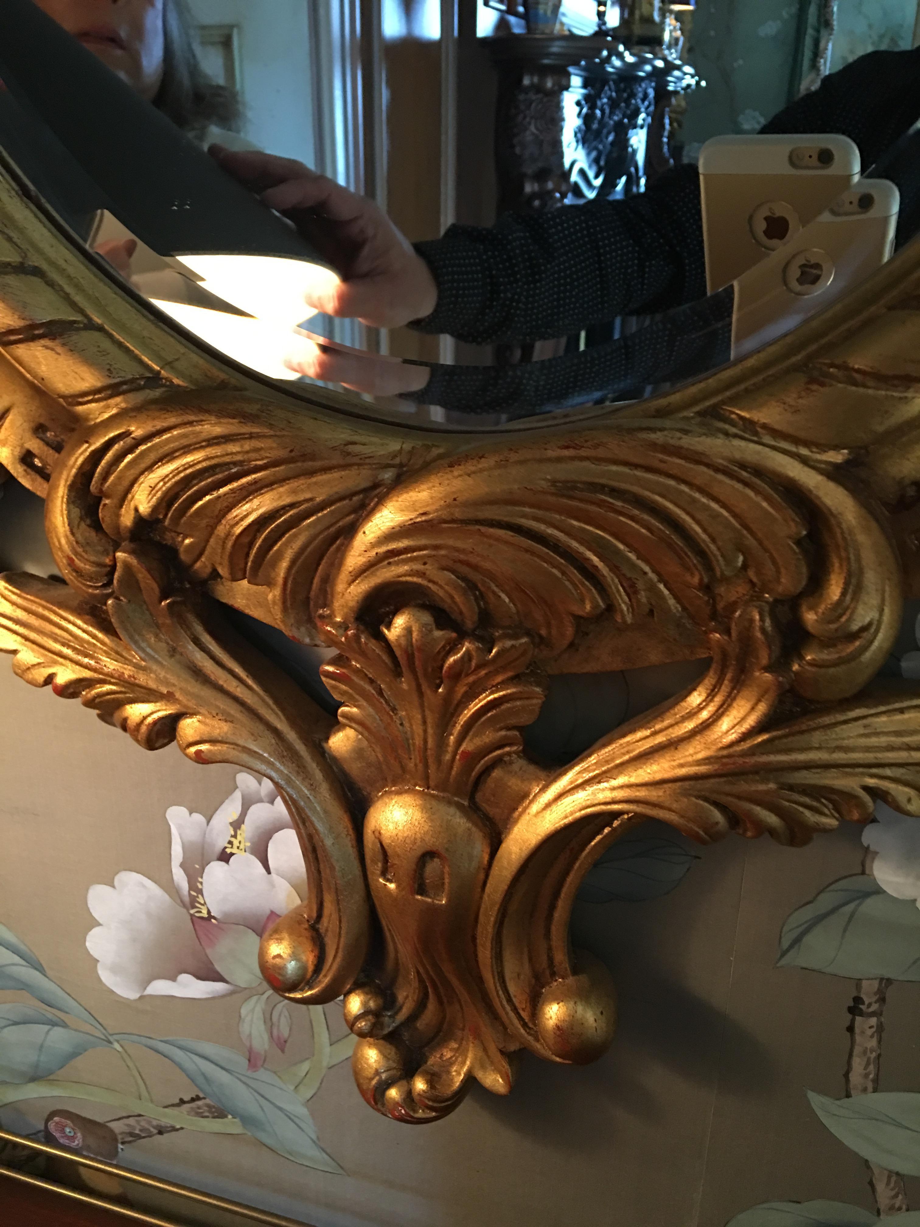 Spiegel aus vergoldetem Holz mit einer Prinz von Wales-Feder:: 20. Jahrhundert im Angebot 1