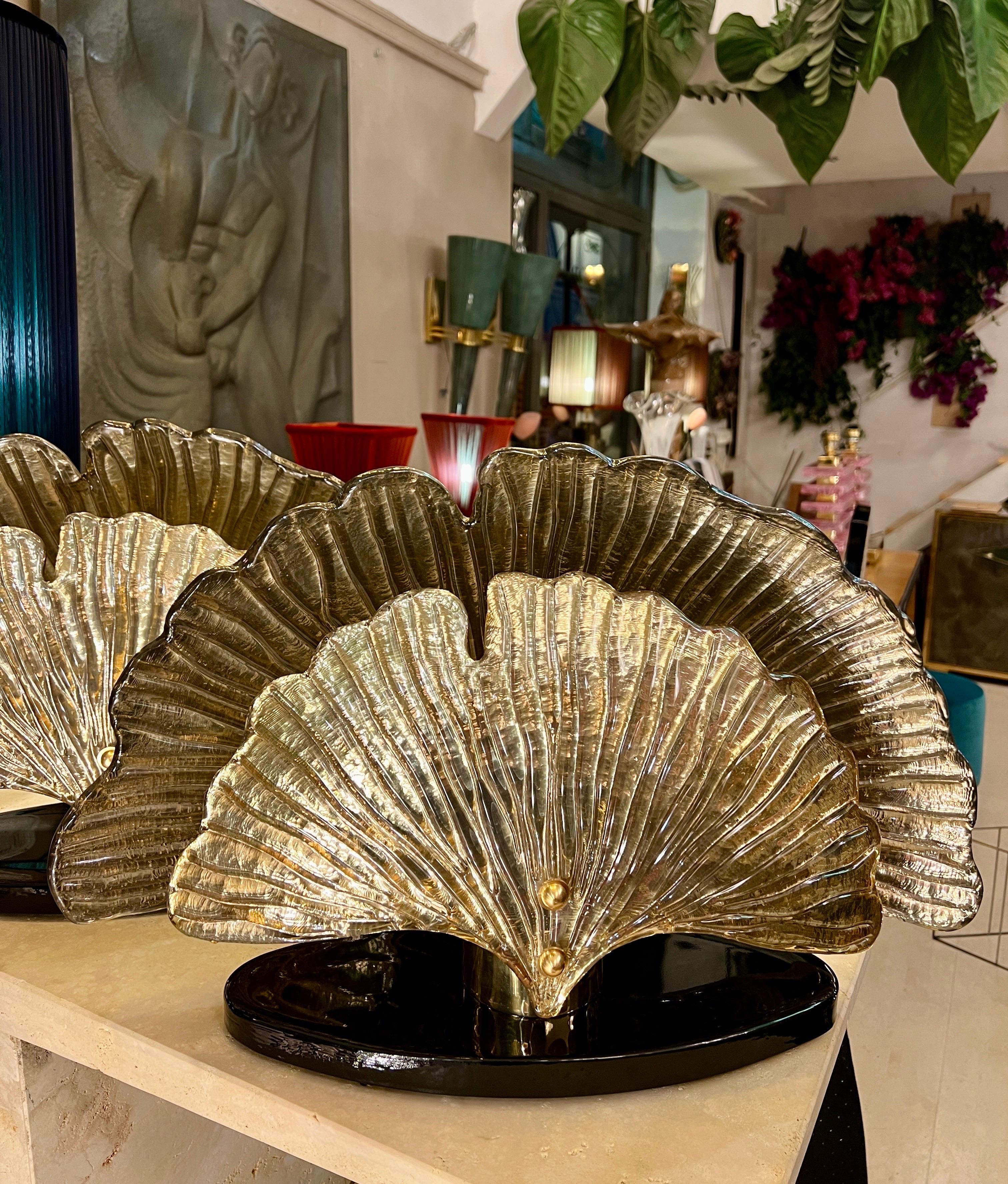 Lampada da tavolo in vetro di Murano a specchio dorato con foglie di Ginkgo, anni '80 in vendita 7