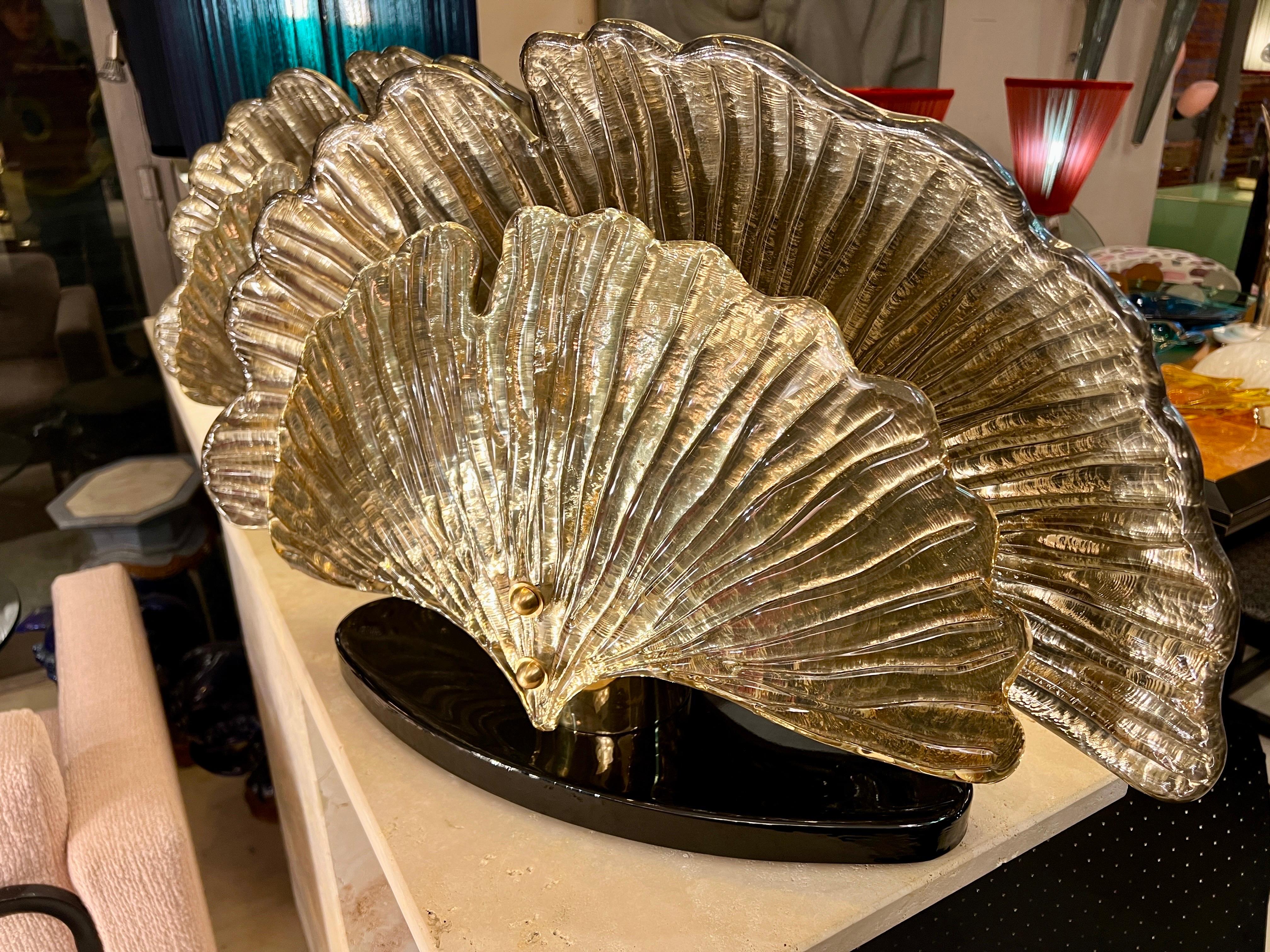 Lampada da tavolo in vetro di Murano a specchio dorato con foglie di Ginkgo, anni '80 in vendita 2