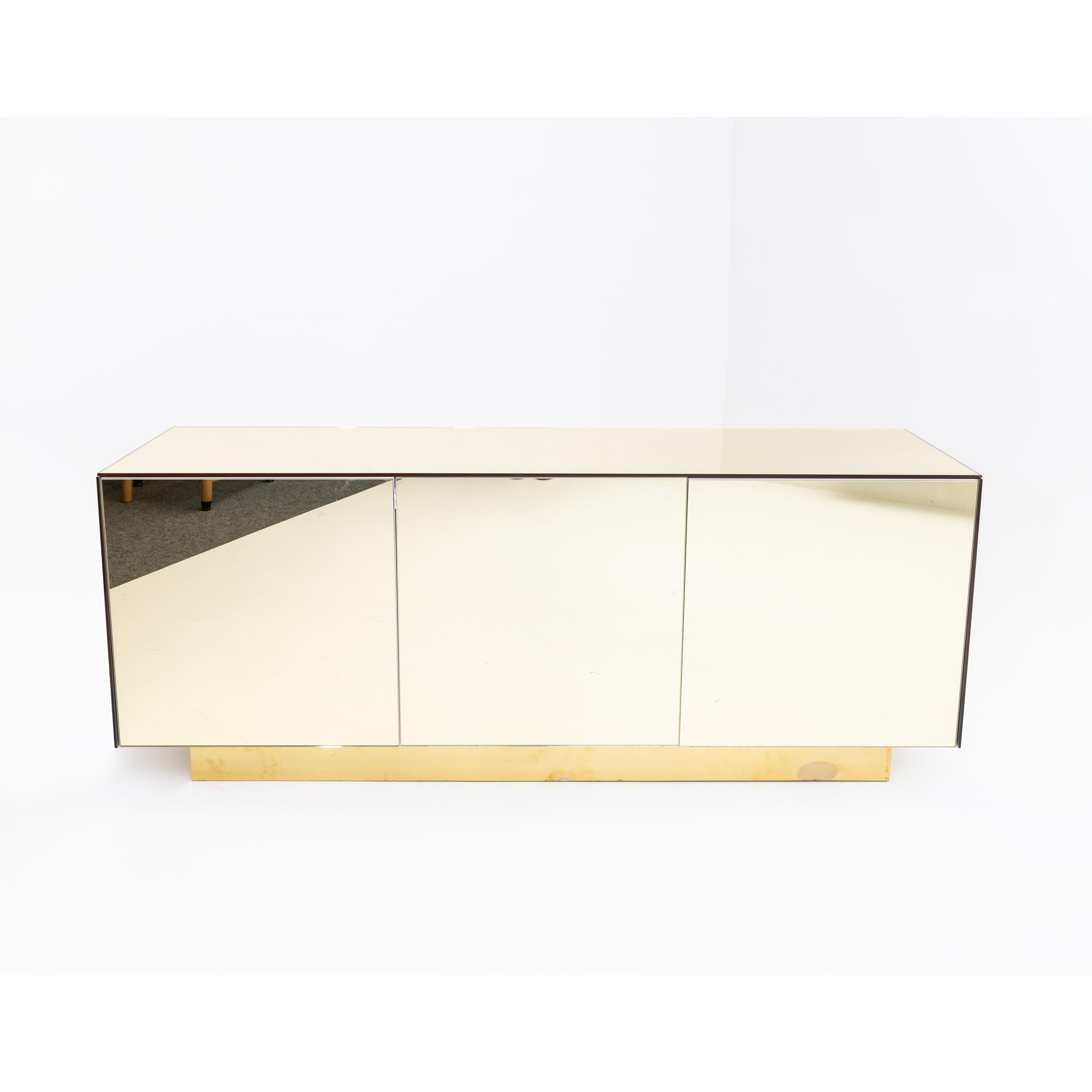 Mid-Century Modern Gold Mirrored Sideboard, Italy, 1970s