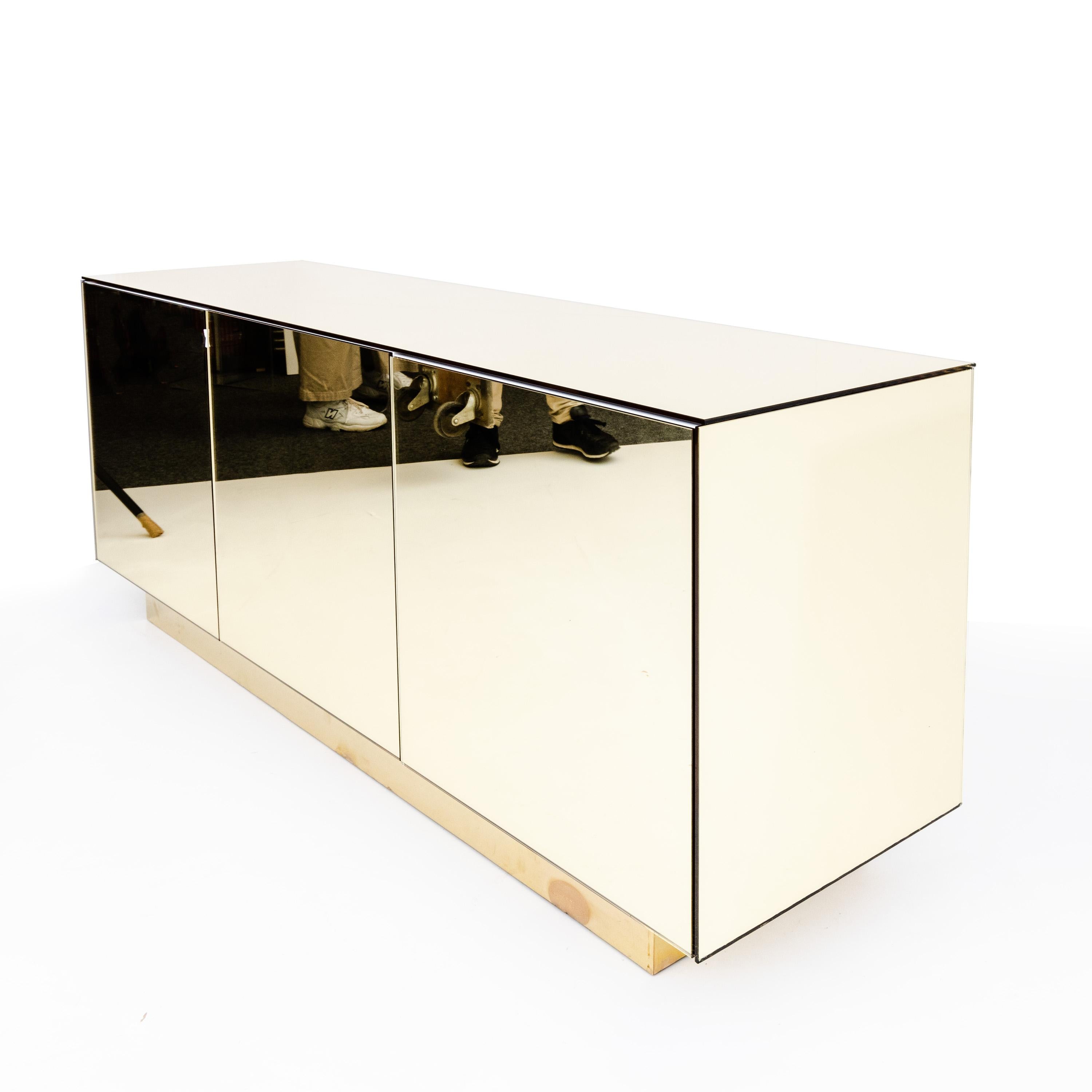 Gold Mirrored Sideboard, Italy, 1970s In Good Condition In Greding, DE