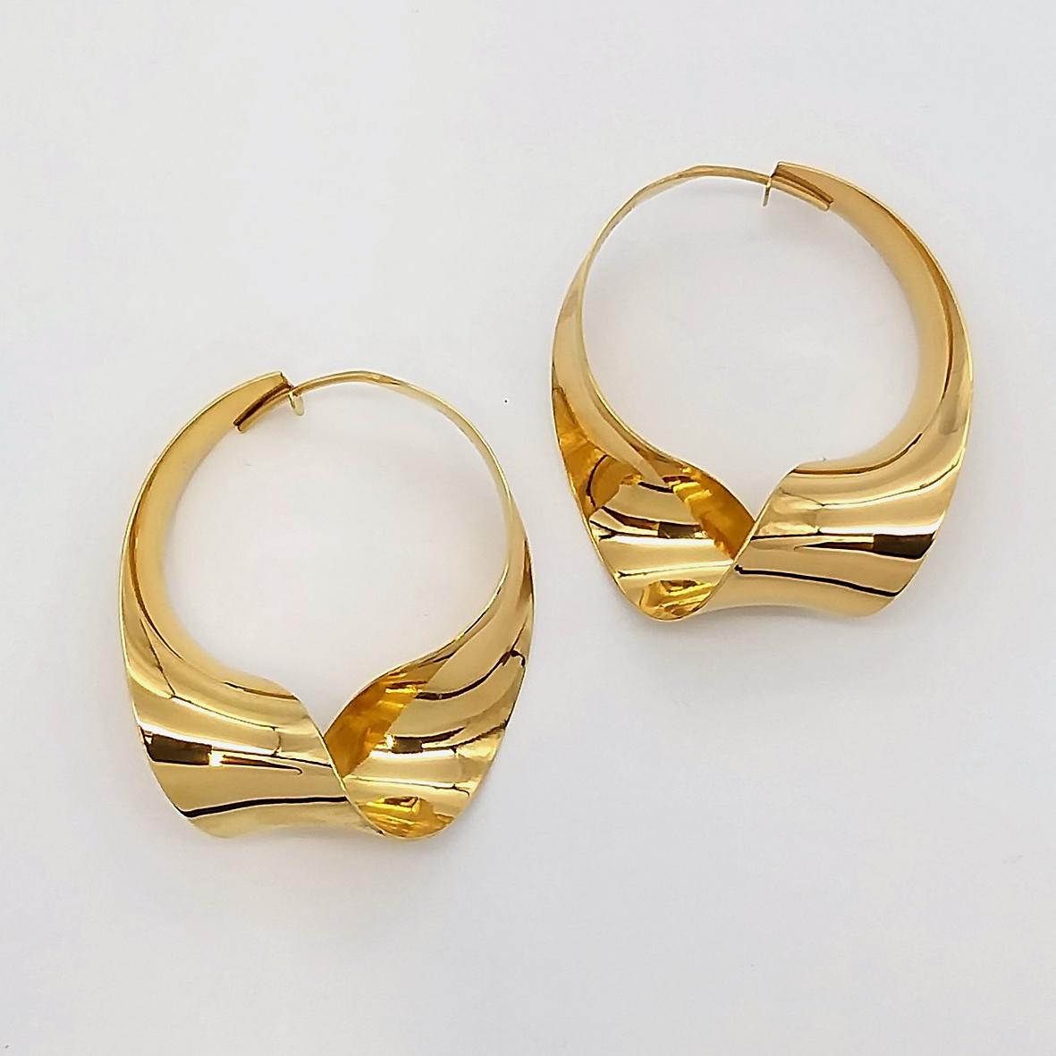 Modernist Mobius Hoops, Vintage Anticlastic Gold Vermeil Earrings, Gerhard Herbst Studio For Sale