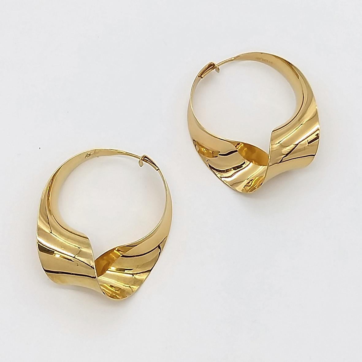 Mobius Hoops, Vintage Anticlastic Gold Vermeil Earrings, Gerhard Herbst Studio In New Condition For Sale In Encinitas, CA
