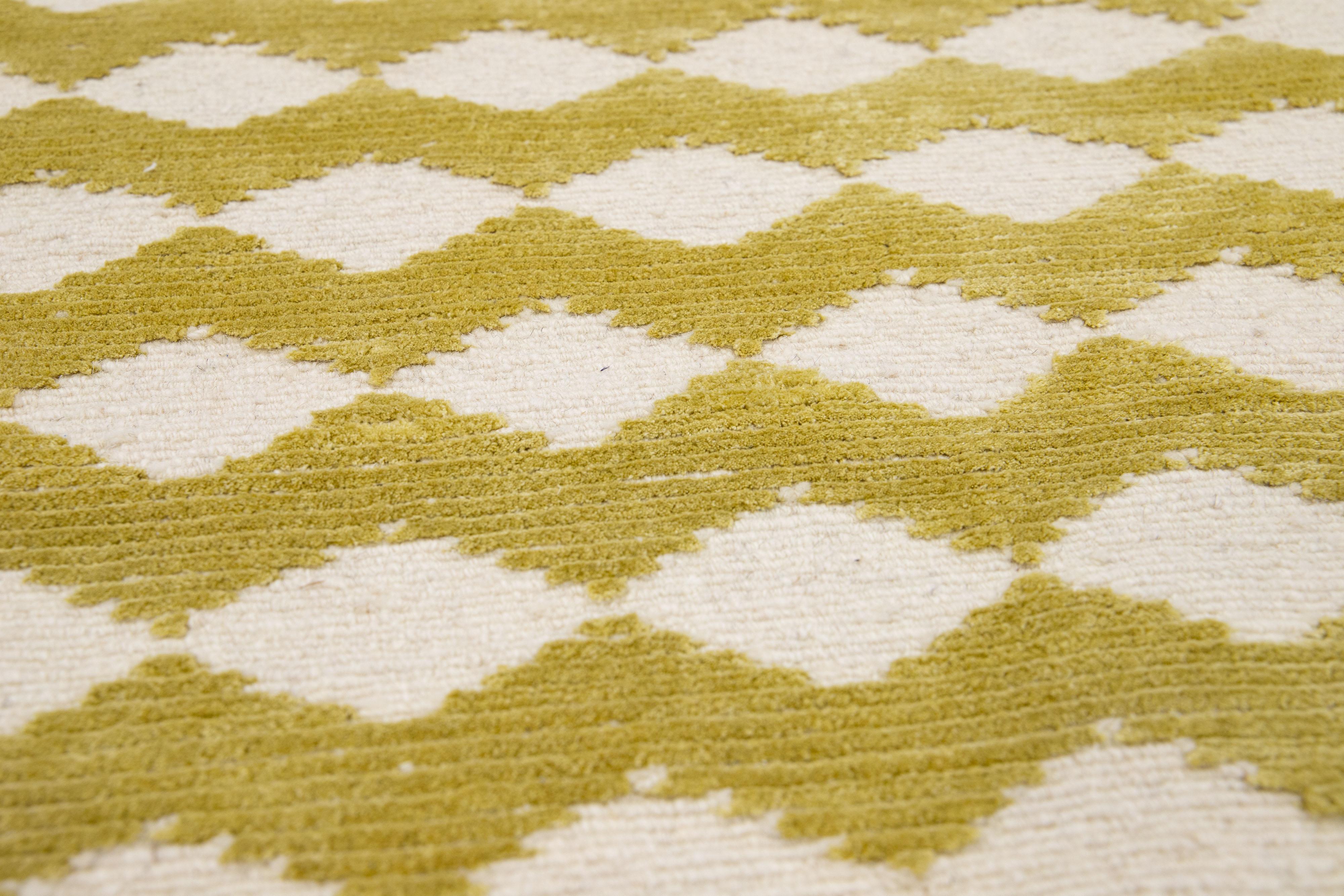 Moderno Tappeto in lana personalizzato geometrico moderno fatto a mano color oro in vendita
