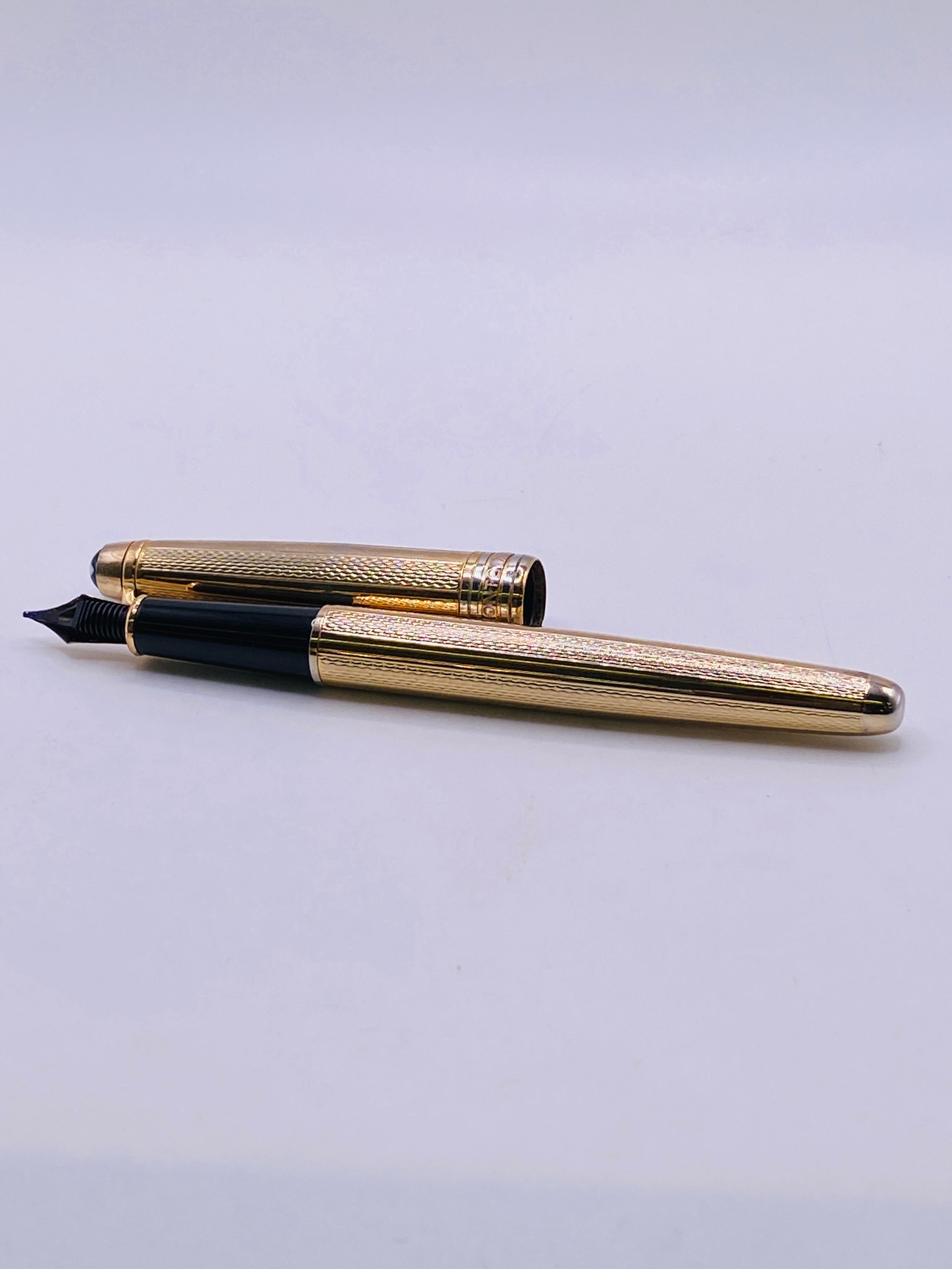 Gold Montblanc Meisterstuck Fountain Pen Style 4810 In Good Condition In DALLAS, TX