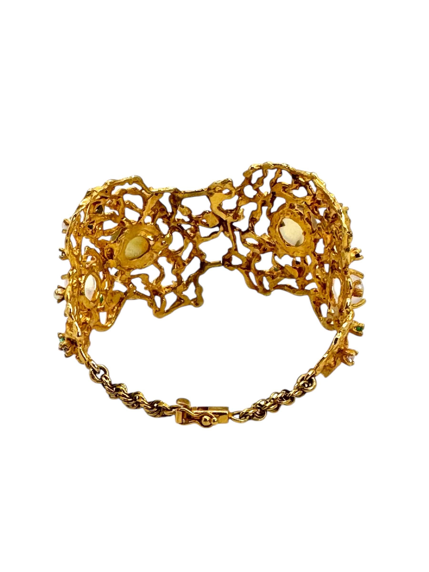 Round Cut 14K Yellow Gold Moonstone Bracelet For Sale