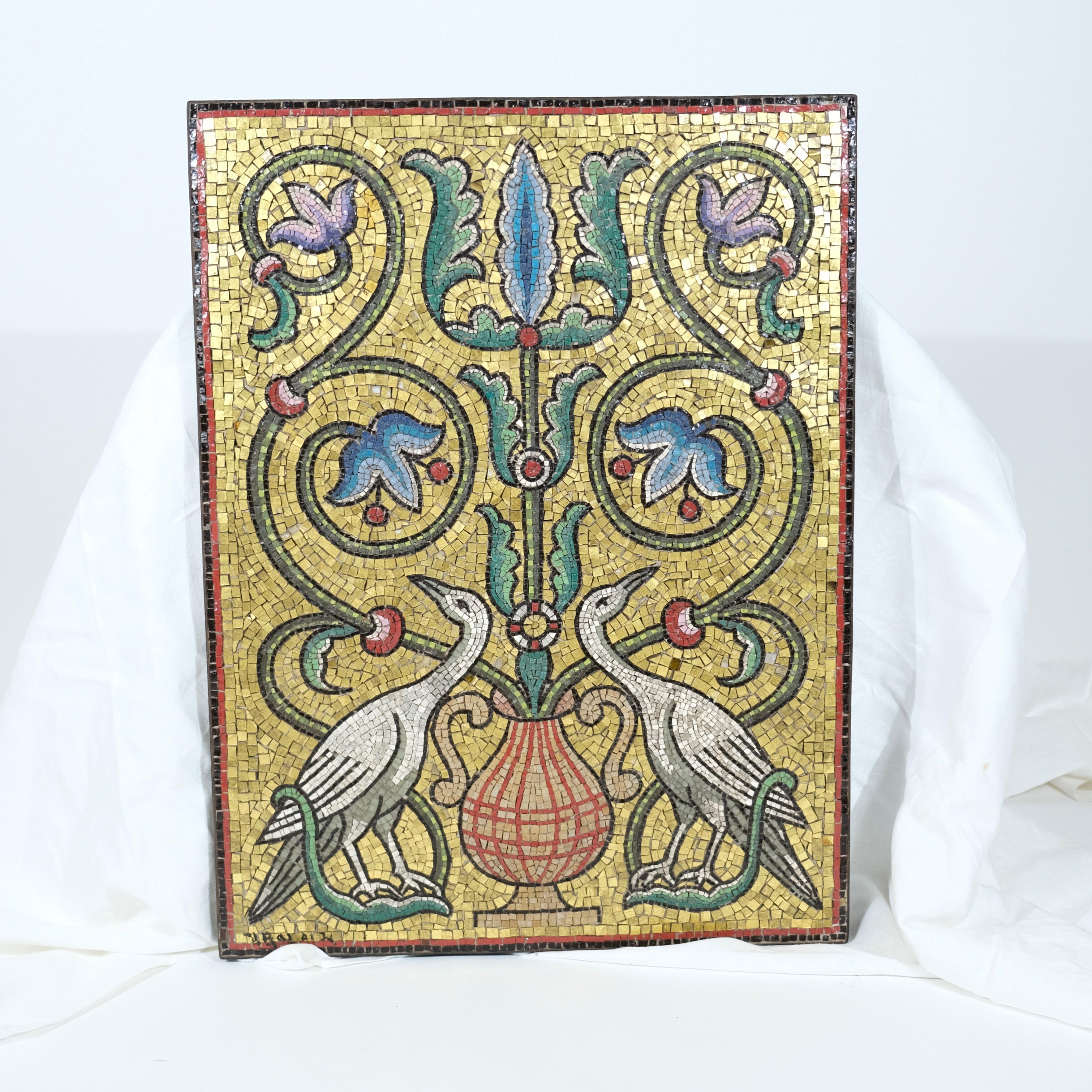 Diseño floral y de pájaros en mosaico dorado Mosaico en venta