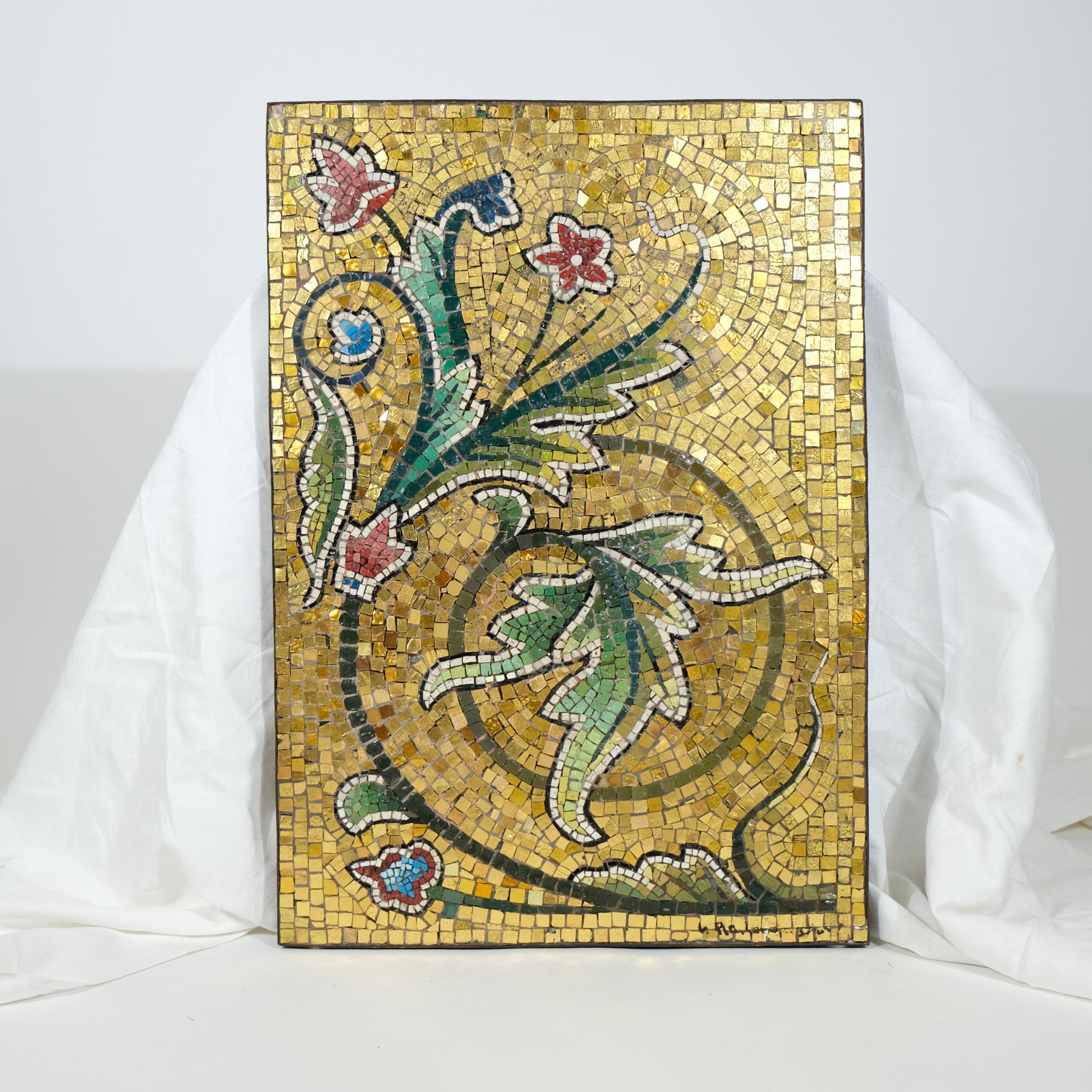 Mosaico d'oro floreale e disegno arcaico di foglie di Accantus In condizioni buone in vendita a Stockholm, SE
