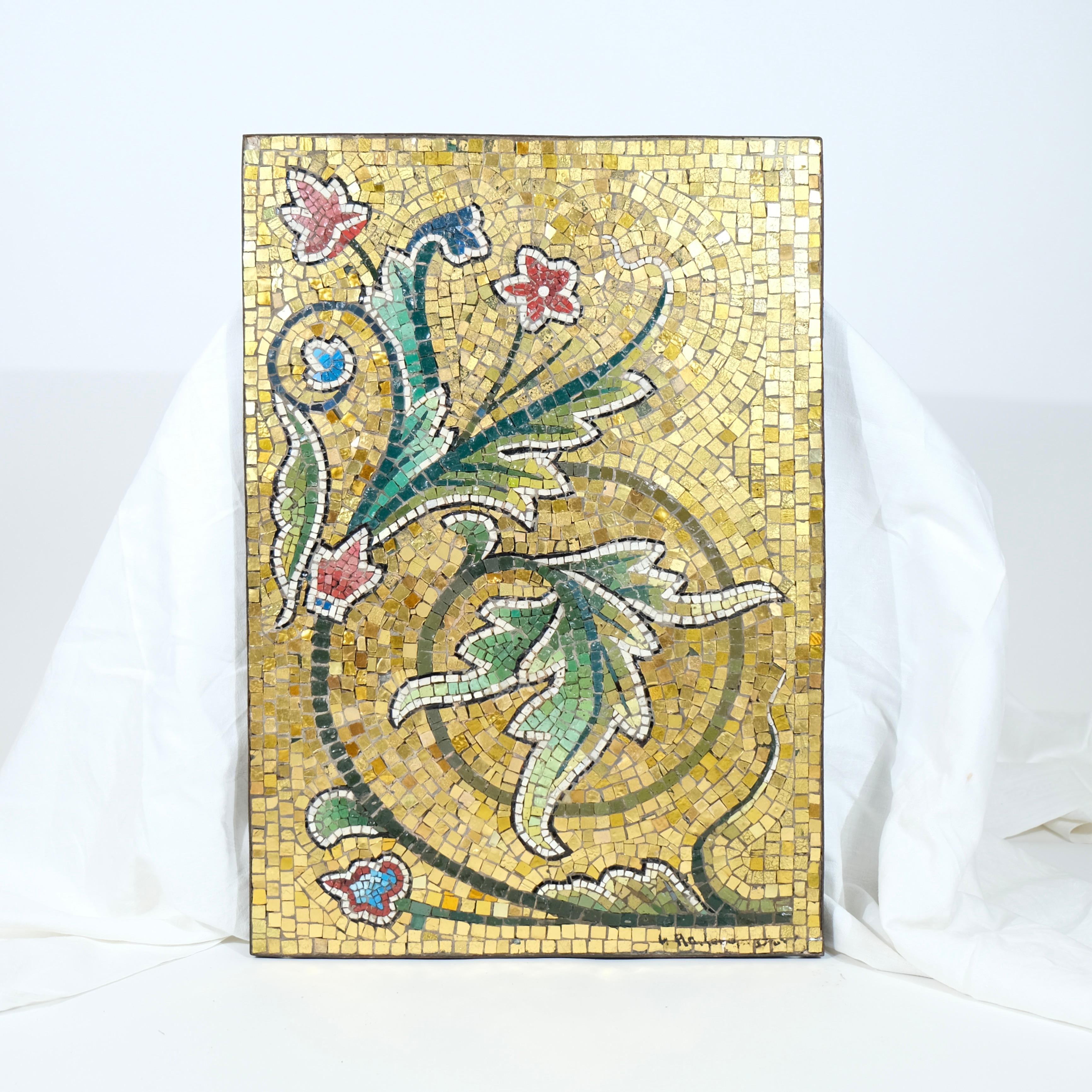 Pietra Mosaico d'oro floreale e disegno arcaico di foglie di Accantus in vendita