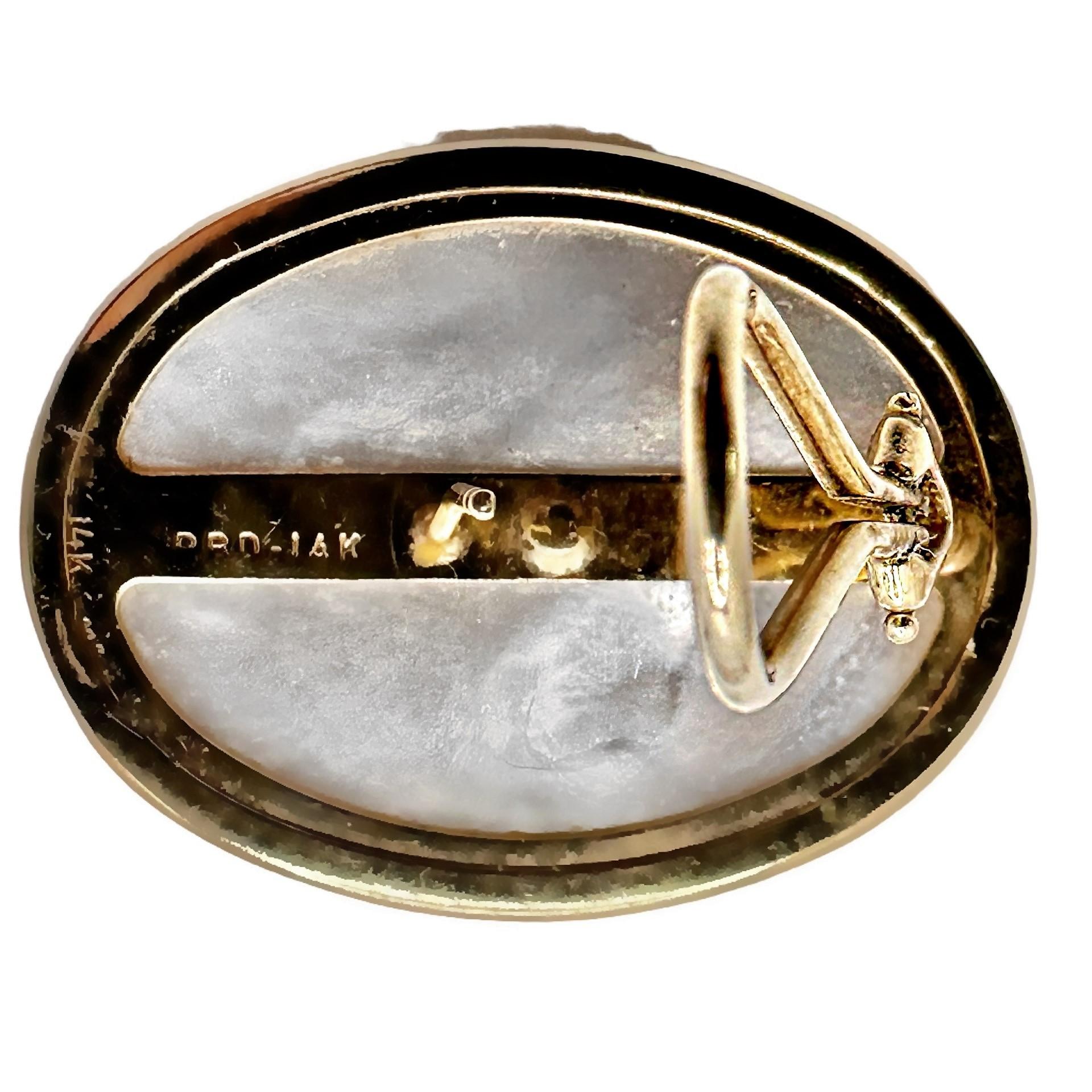 Ovale Ohrringe aus Gold, Perlmutt und Onyx von Peter Brams Designs im Zustand „Gut“ im Angebot in Palm Beach, FL