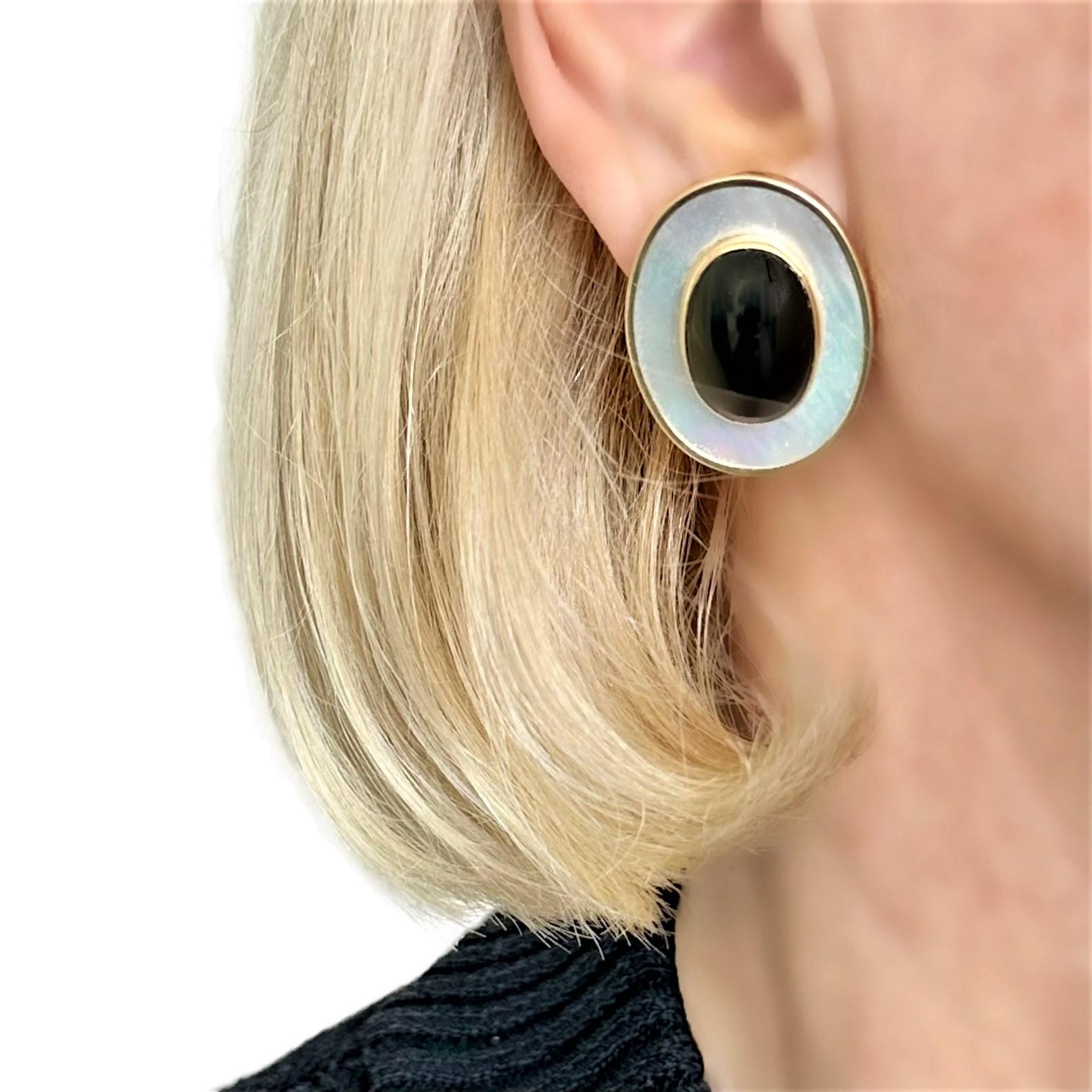 Ovale Ohrringe aus Gold, Perlmutt und Onyx von Peter Brams Designs im Angebot 3