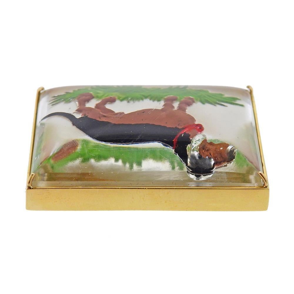 Broche en nacre d'or avec peinture de chien inversée Bon état - En vente à New York, NY