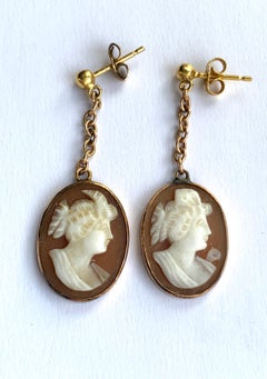 Goldmontierte Kamee-Ohrringe