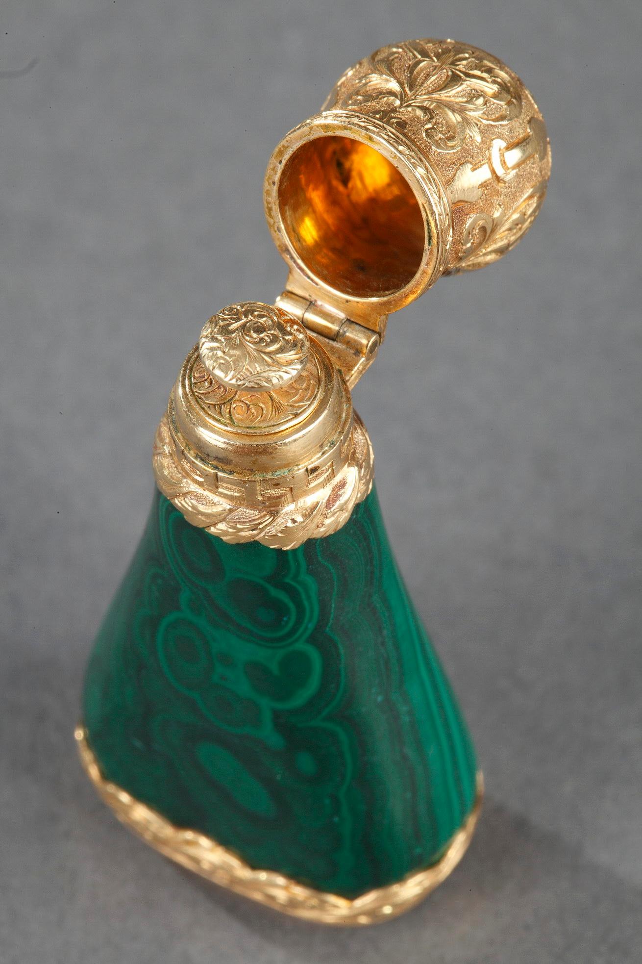 Gold Mounted Malachite Perfume Flask, Mid-19th For Sale 3