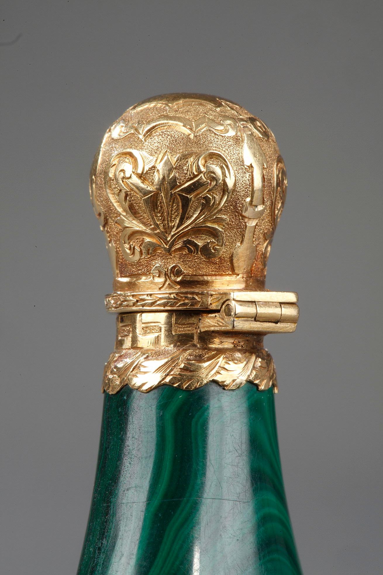 Gold Mounted Malachite Perfume Flask, Mid-19th In Good Condition For Sale In Paris, FR