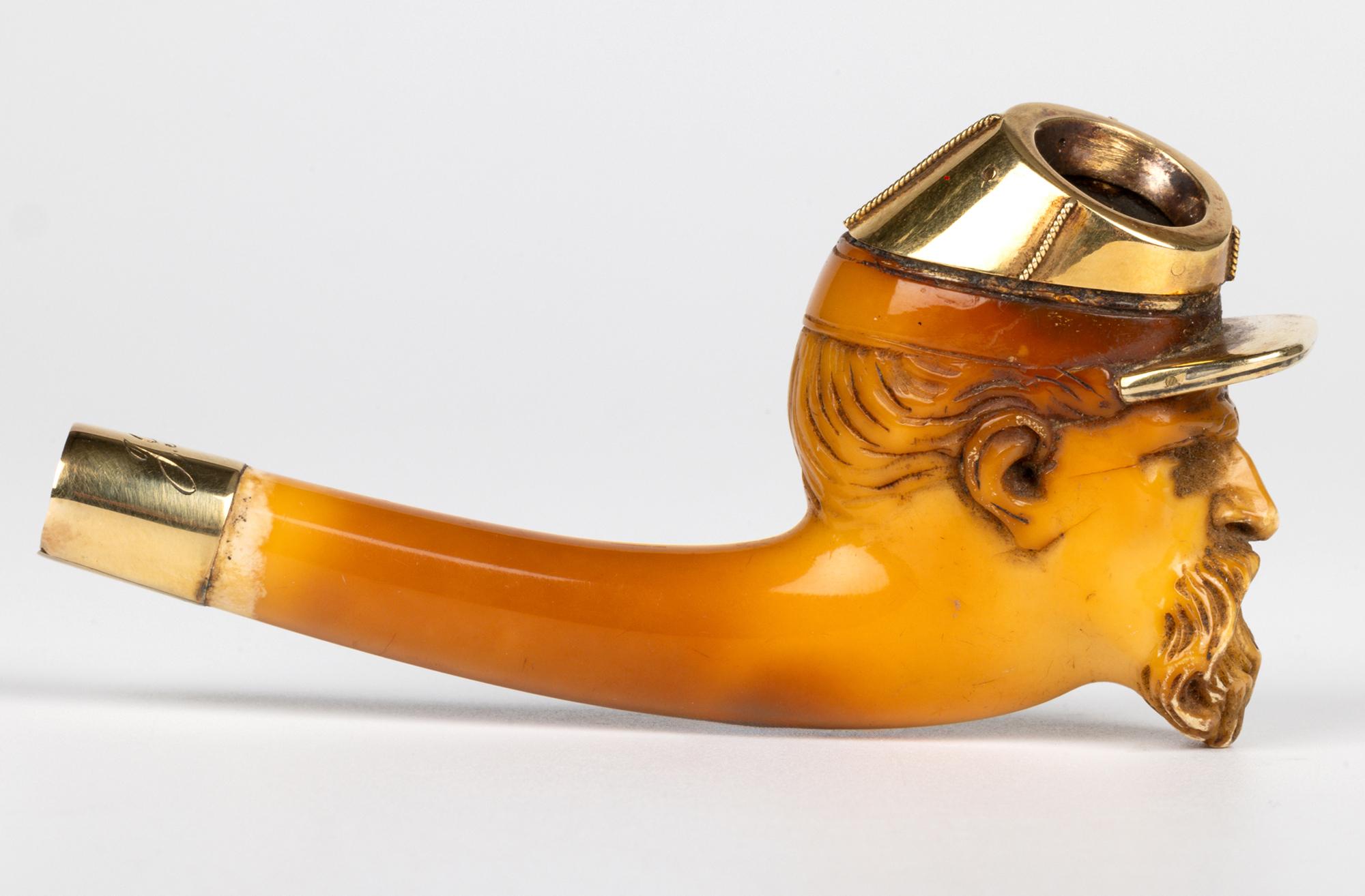 Gold Mounted Meerschaum Carved Confederate Soldier Head Pipe Bowl In Good Condition For Sale In Bishop's Stortford, Hertfordshire