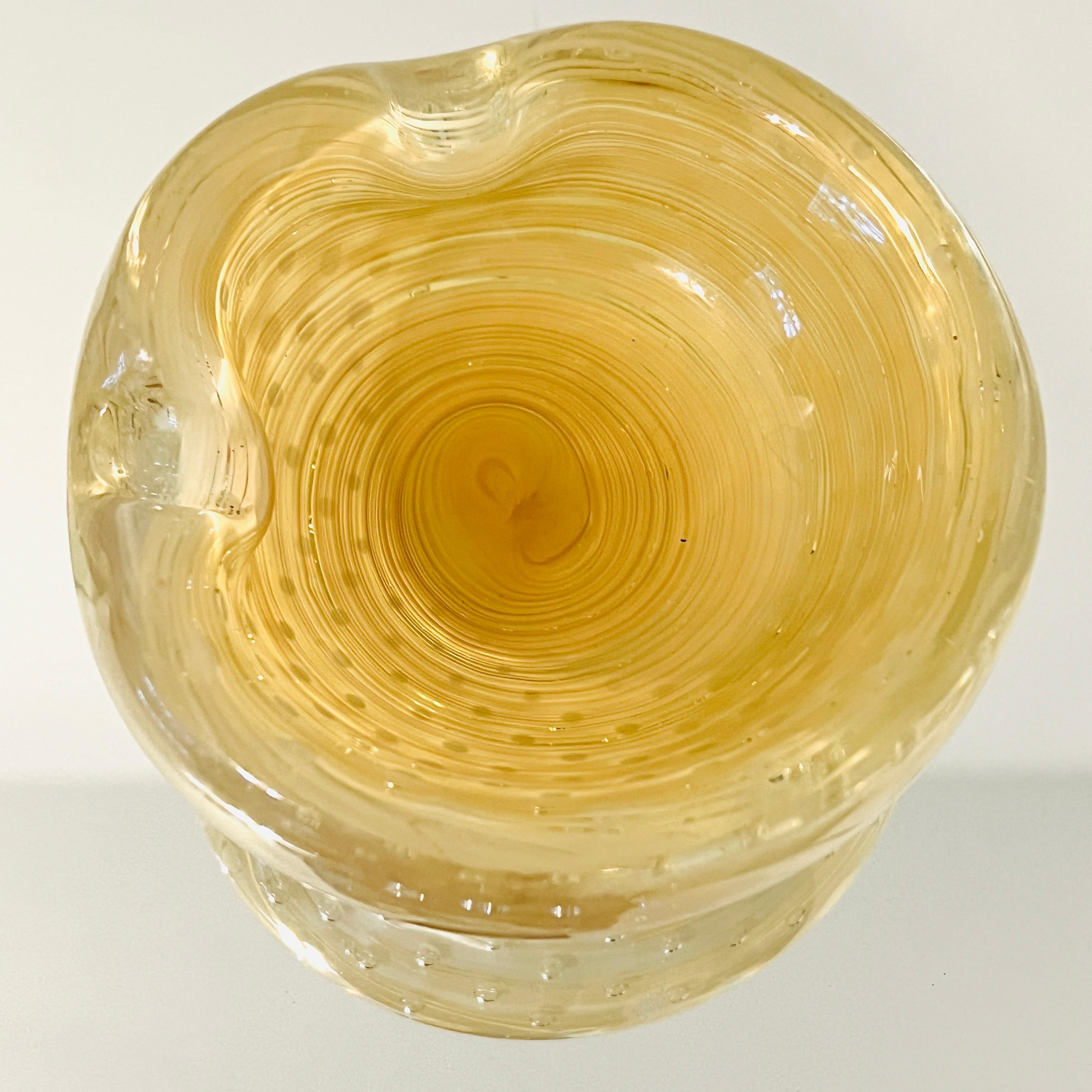 Vetro soffiato Posacenere o ciotola decorativa di Murano in oro con design a bolle d'aria in vendita
