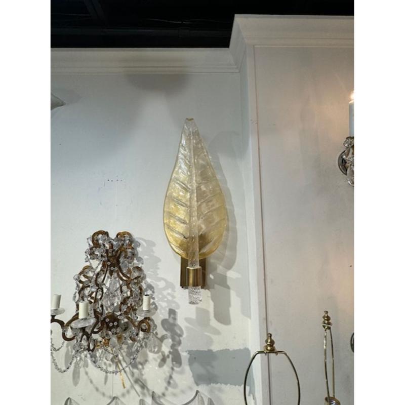 Aplique de hoja de cristal de Murano dorado a gran escala. ¡Genial! ¡Una verdadera obra de Arte!
26h x 10w x 6d