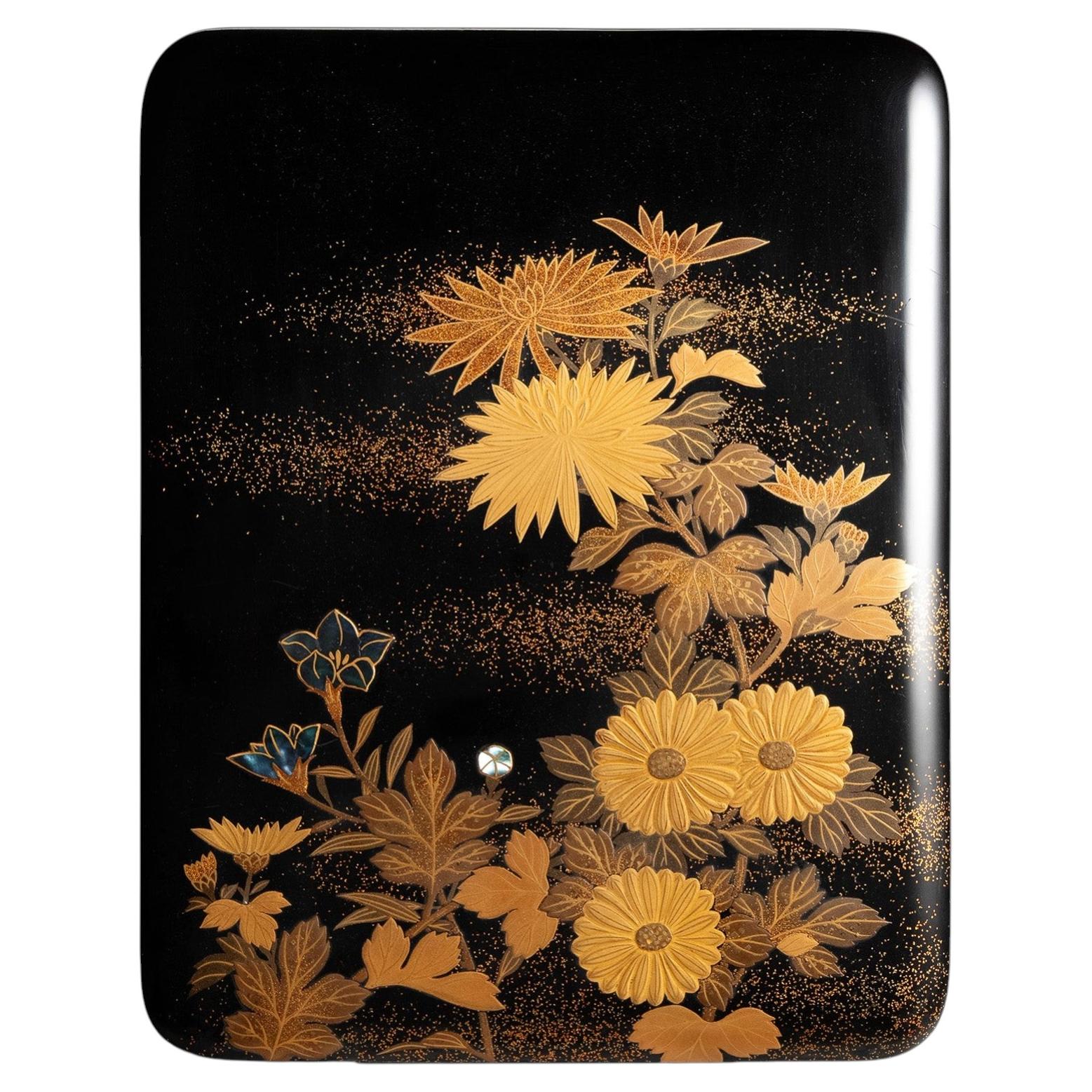 Gold Nashiji Maki-e Suzuribako, Chrysanthemum