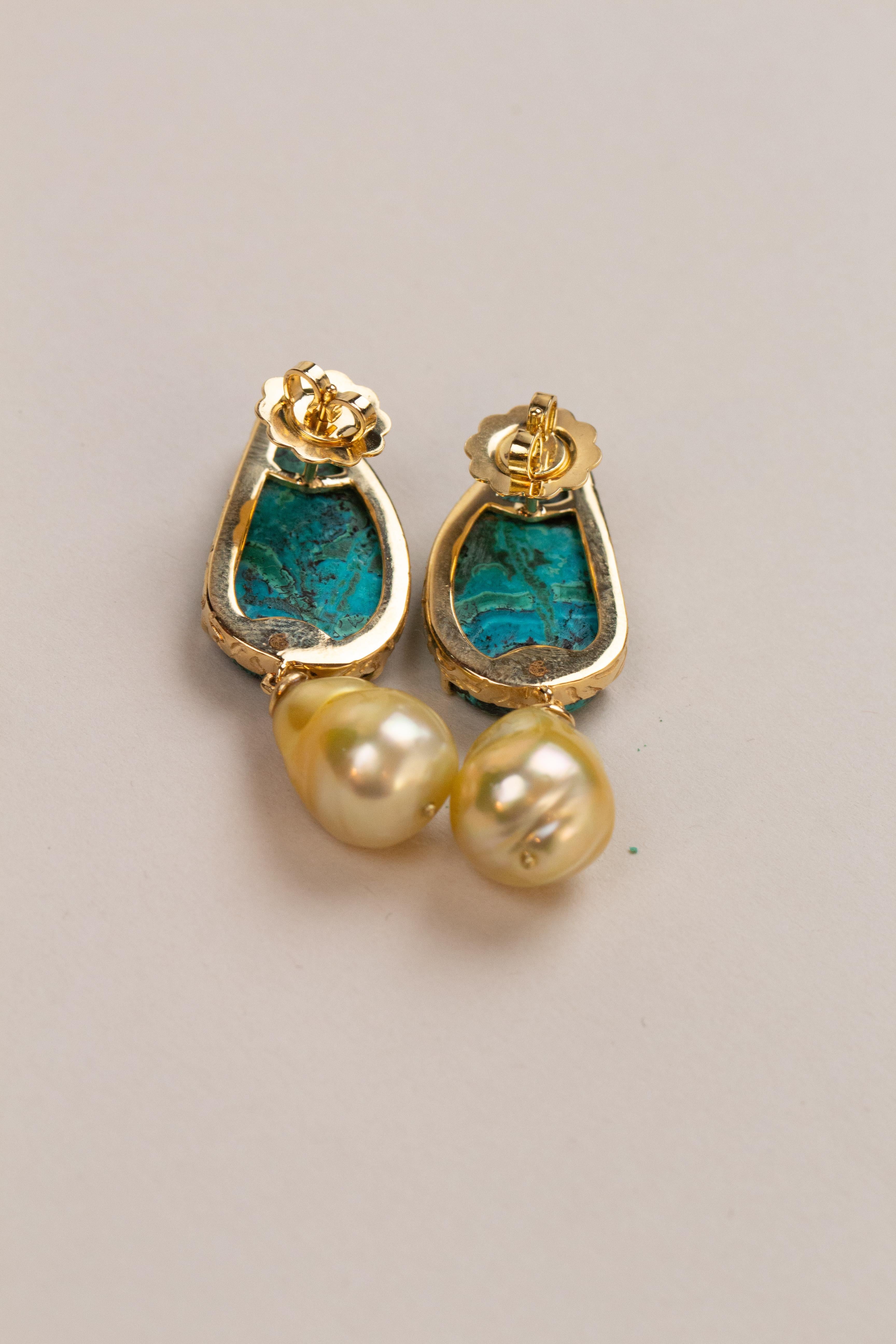 Gold Natural Pearls Dangle Earrings Azzurrite and 18k Gold Hand Made In New Condition For Sale In Milan, IT