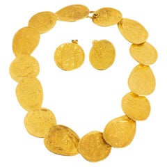 Collier et paire de boucles d'oreilles en or 20e siècle
