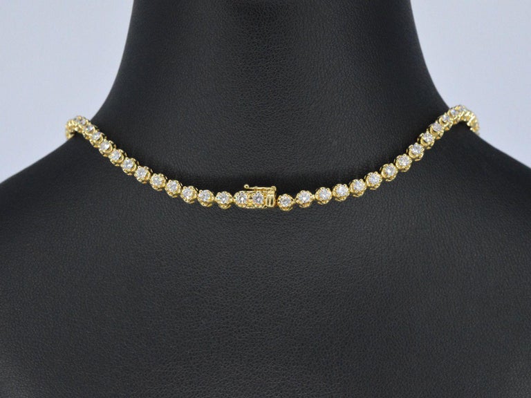 Gold Necklace with 107 Brilliant Cut Diamonds For Sale at 1stDibs