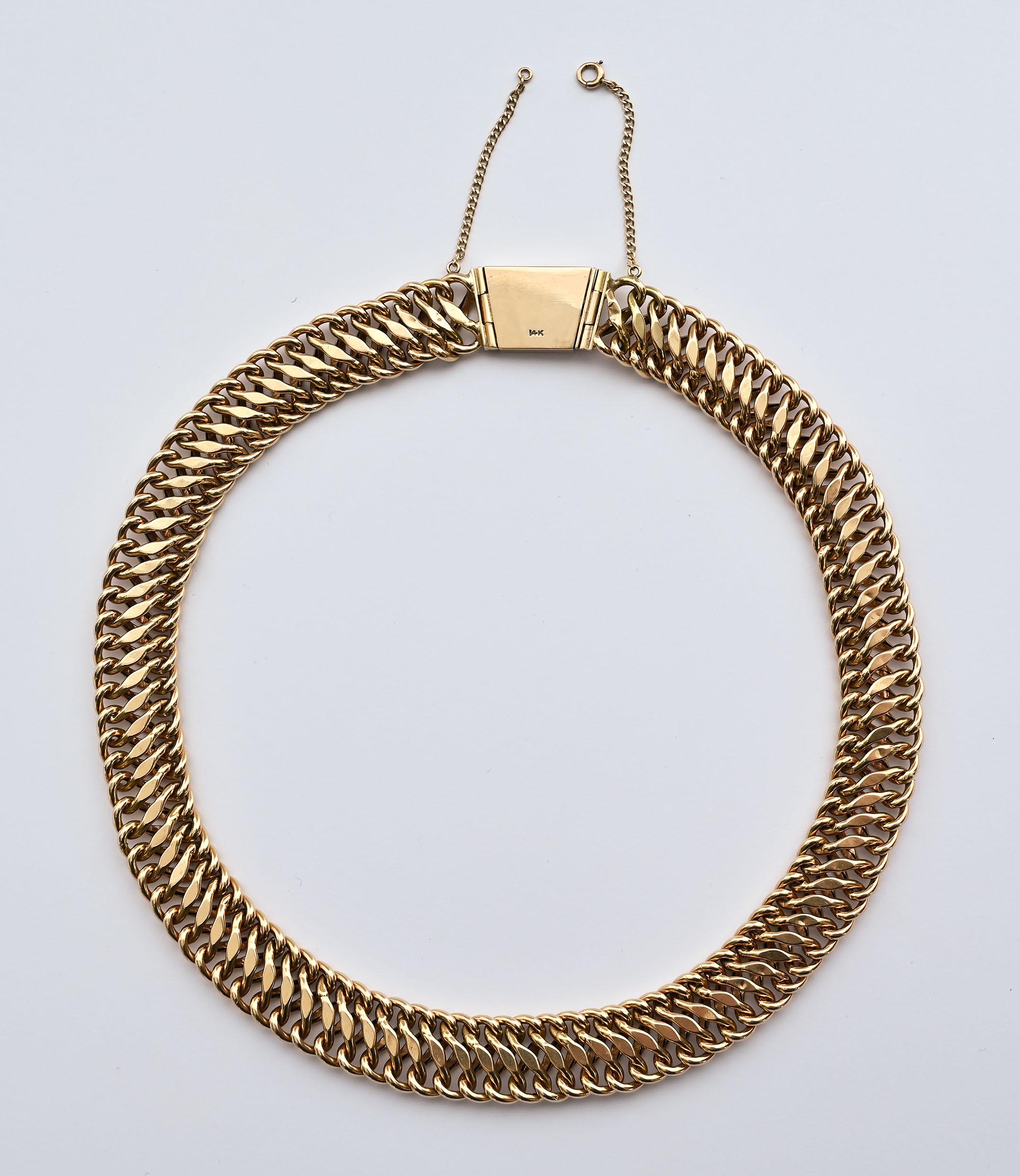Rétro Collier en or avec maillons en croix A Link en vente