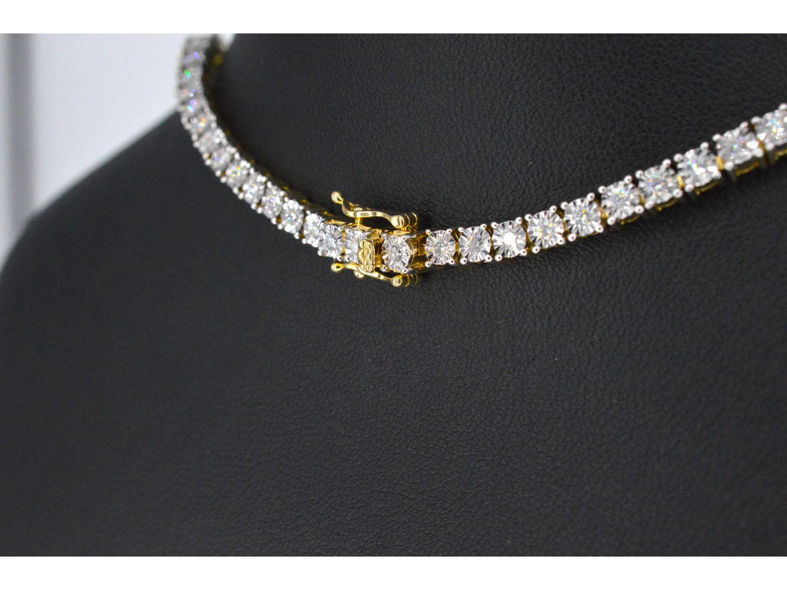 Gold Necklace with Diamonds 3.50 Carat For Sale 1
