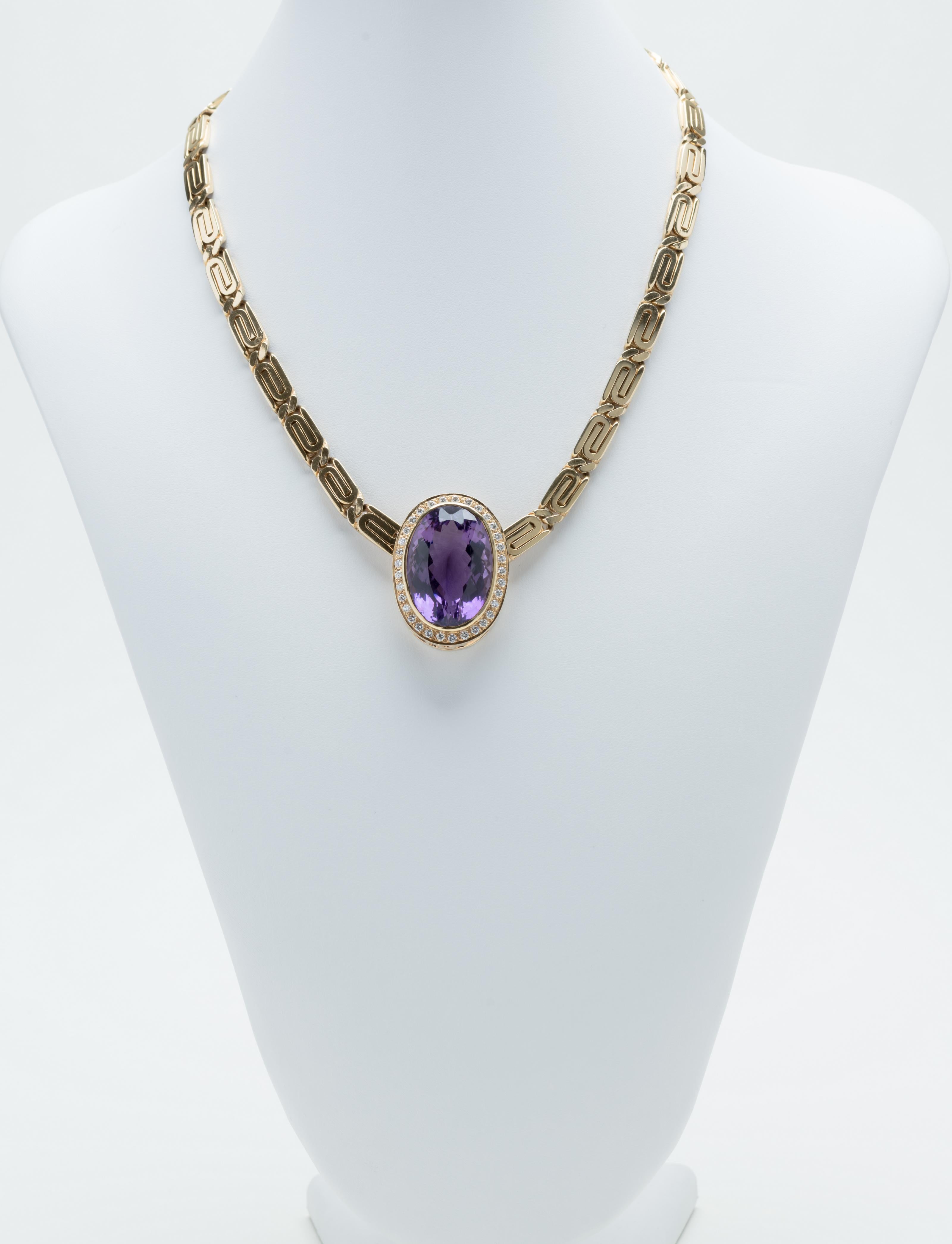 Gold Necklace with Geometric Links and Oval Amethyst Surrounded by Diamonds In Good Condition For Sale In West Hollywood, CA